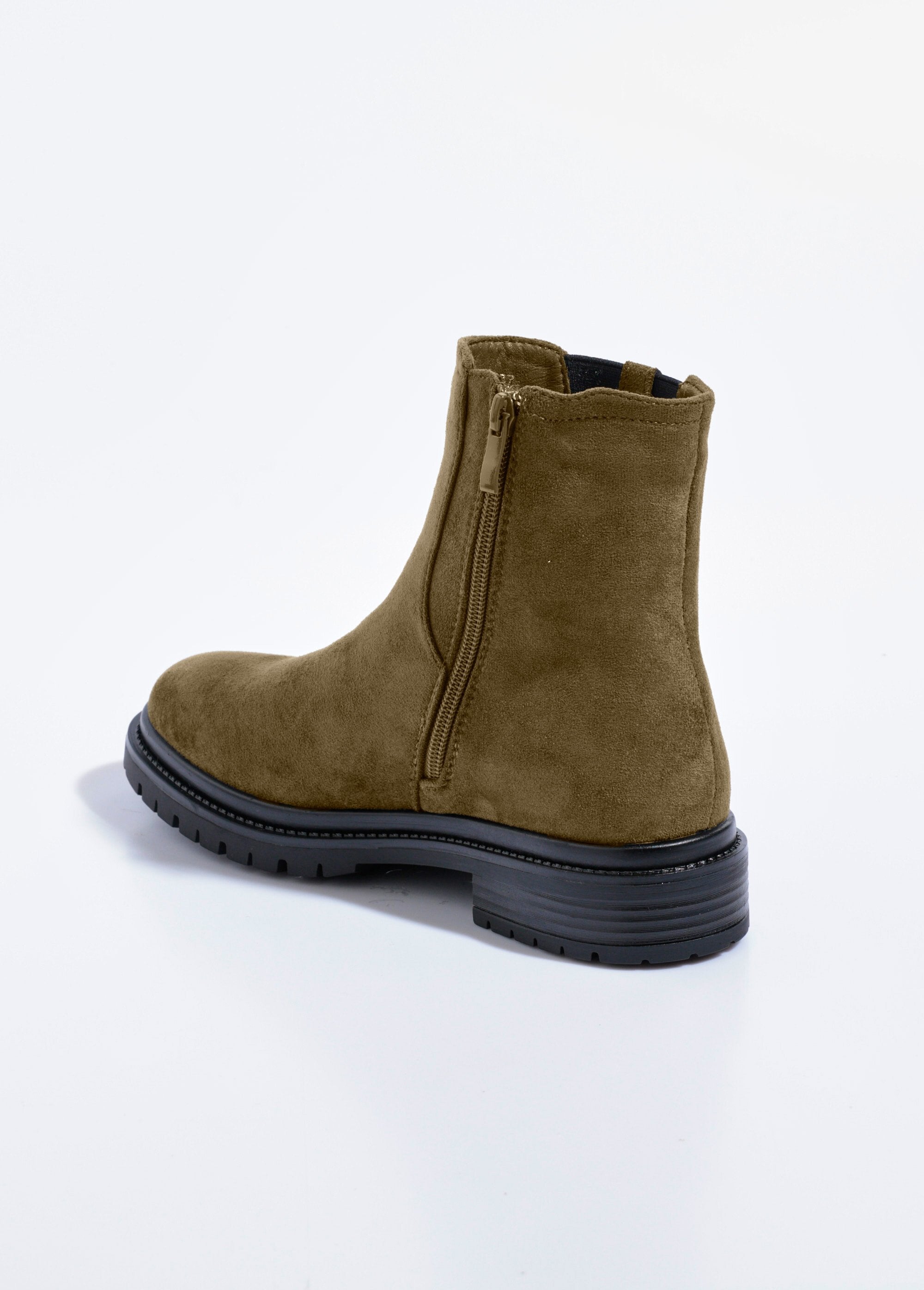 Chelsea_boots_with_notched_sole_Khaki_DO1_slim
