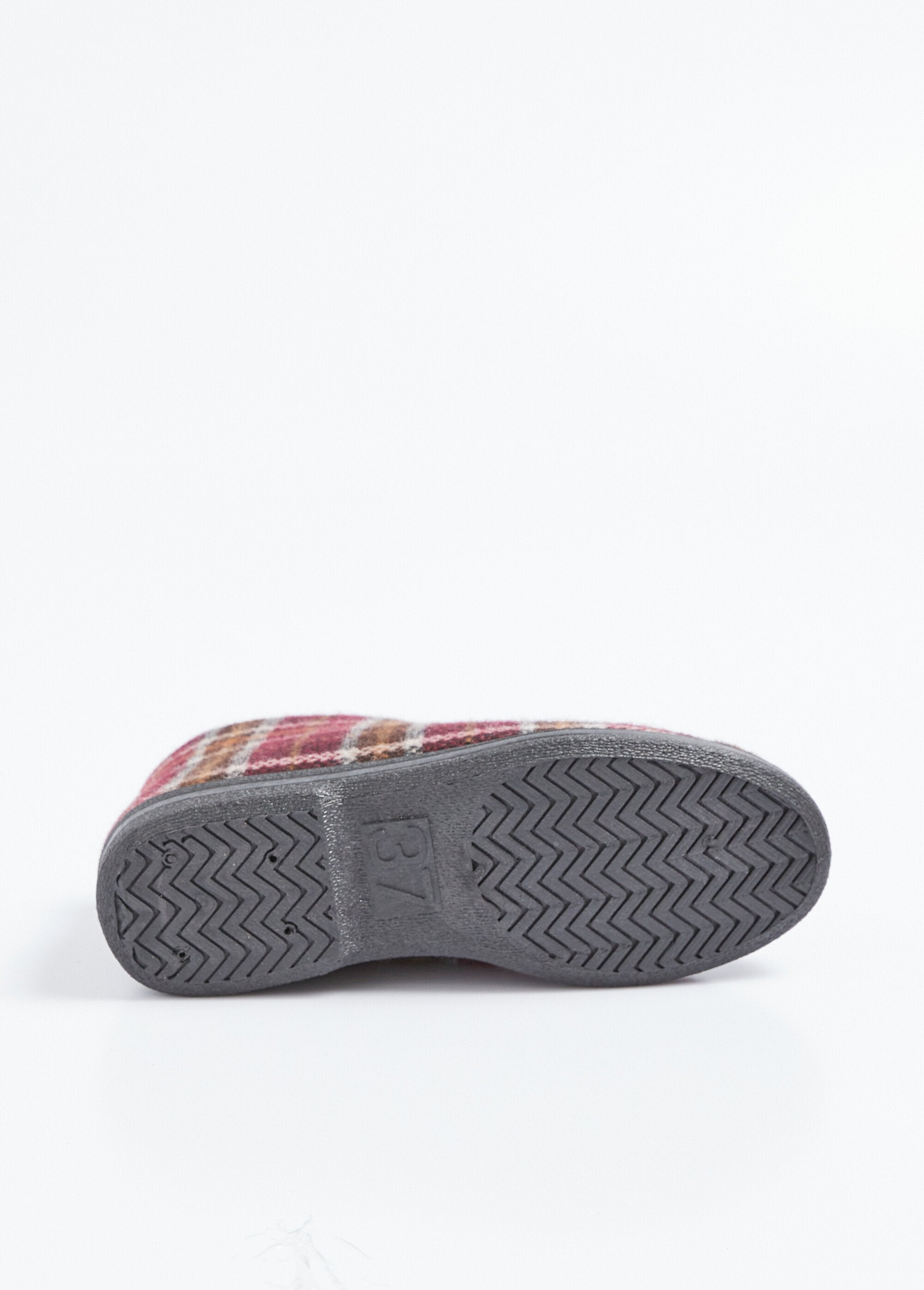 High-top_zipped_slippers_with_Scottish_comfort_width_Bordeaux_UN1_slim