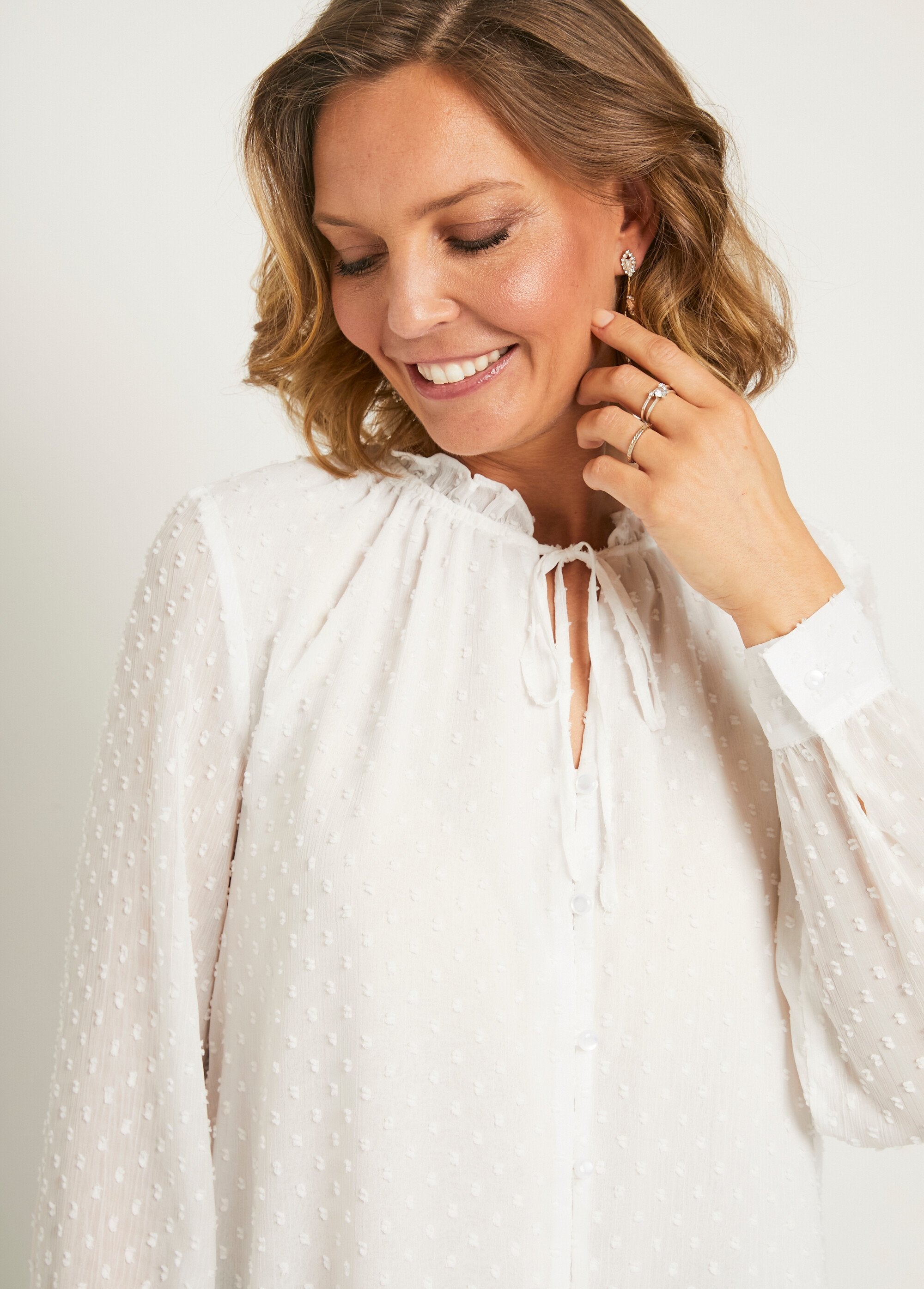 Plain_plumetis_voile_buttoned_blouse_Ecru_DE2_slim