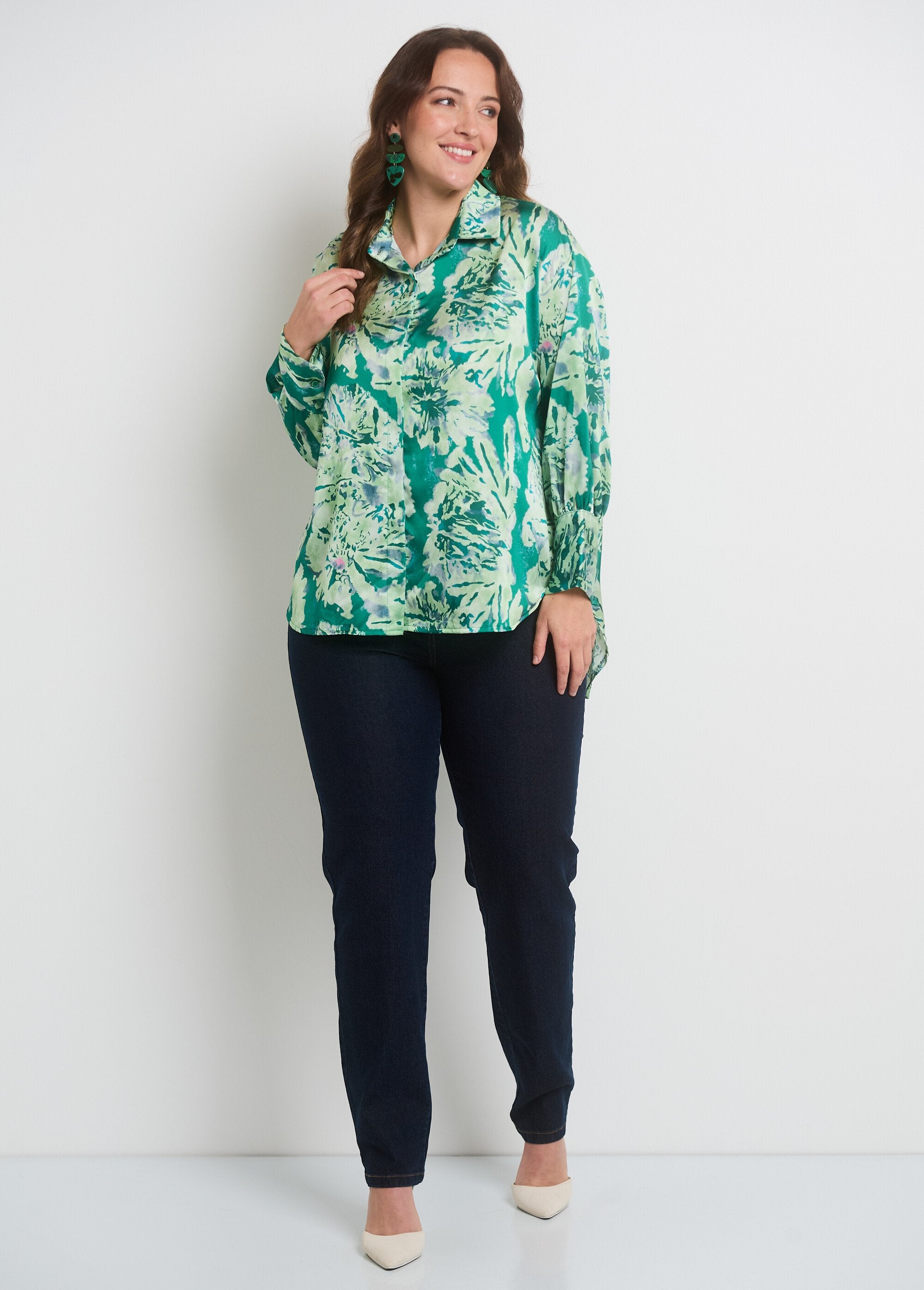 Watercolor_satin_blouse_with_long_sleeves_Green_SF1_curvy