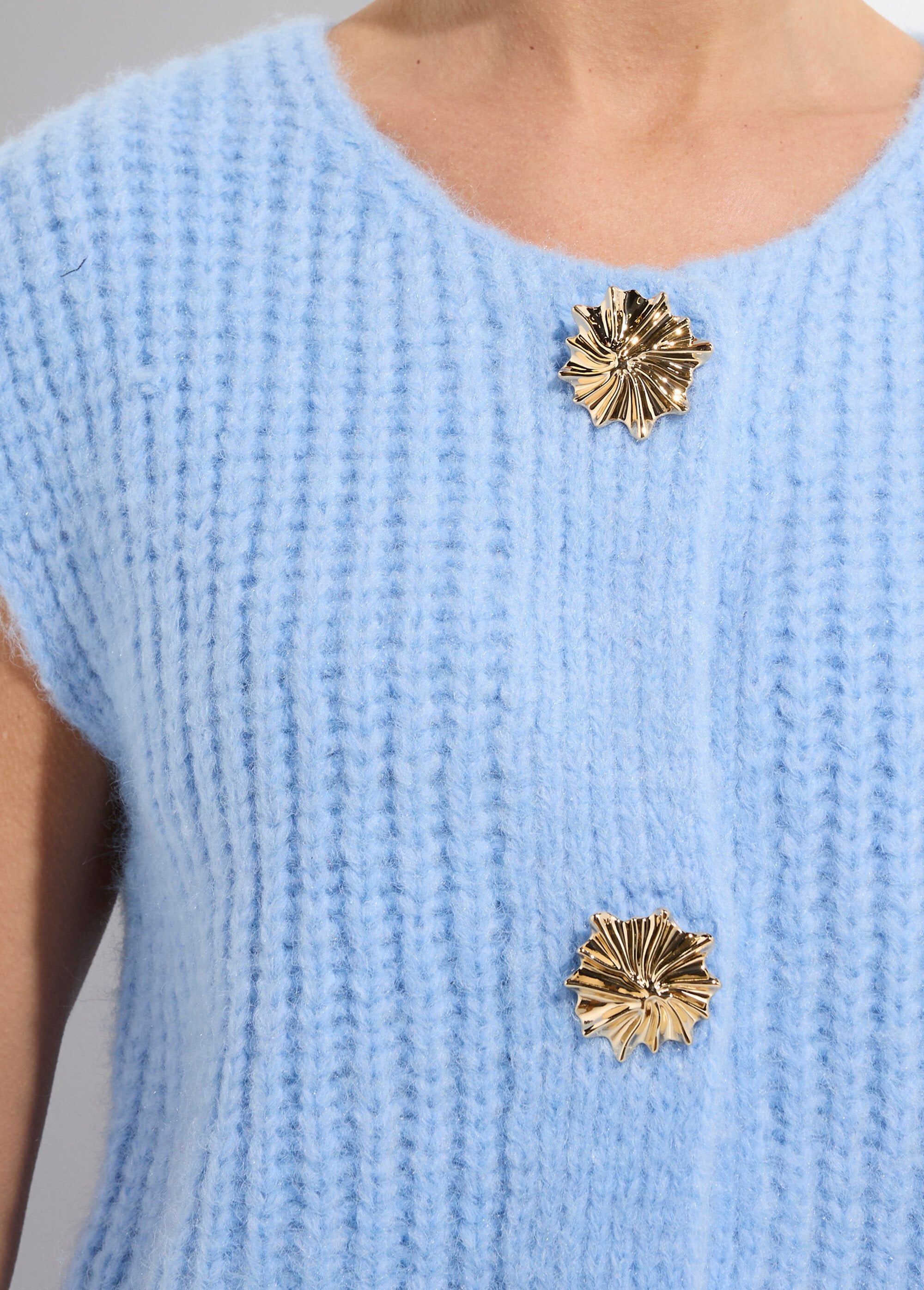 Sleeveless_vest_with_jeweled_buttons_Sky_DE1_slim