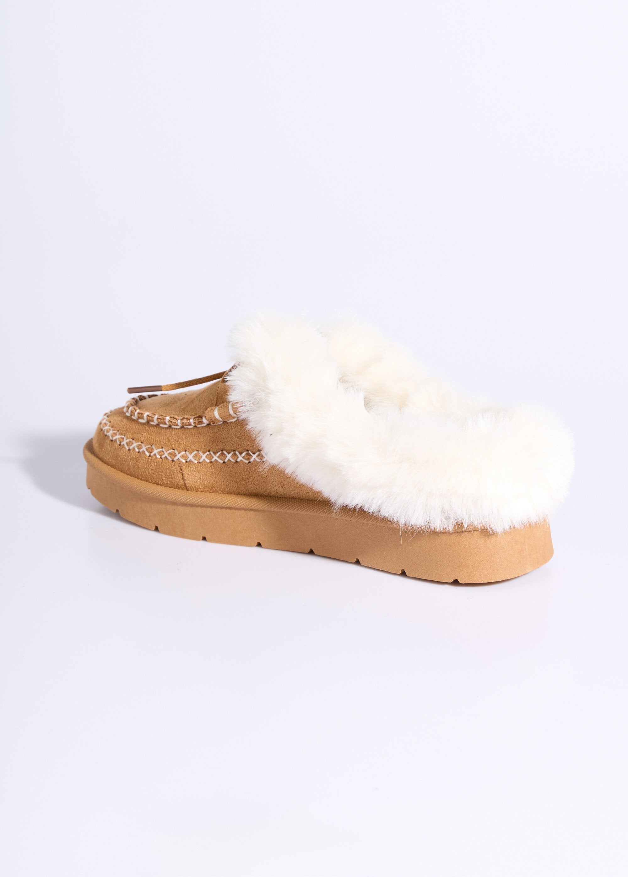 Indian_fur_and_braid_moccasins_camel_DO1_slim