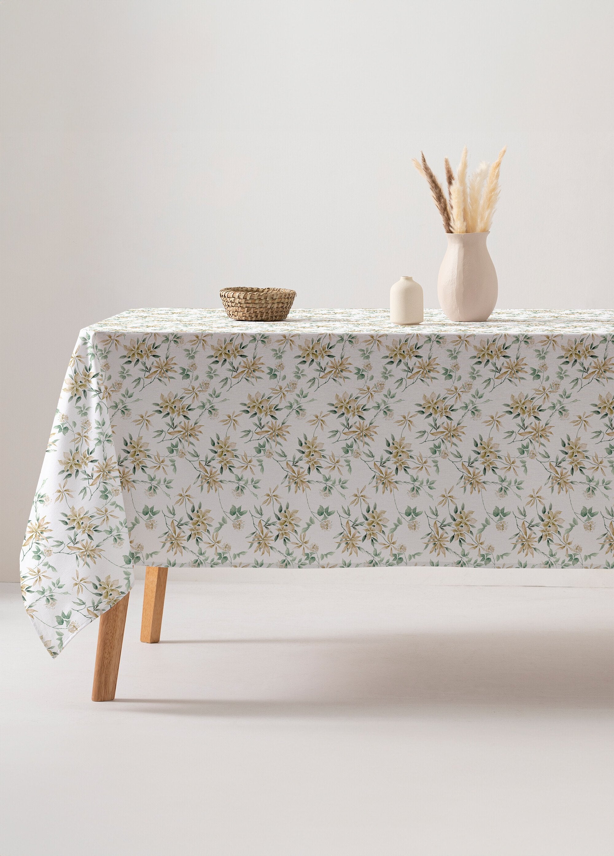 Stain-resistant_tablecloth_with_leaf_pattern_Green_print_DE4_slim