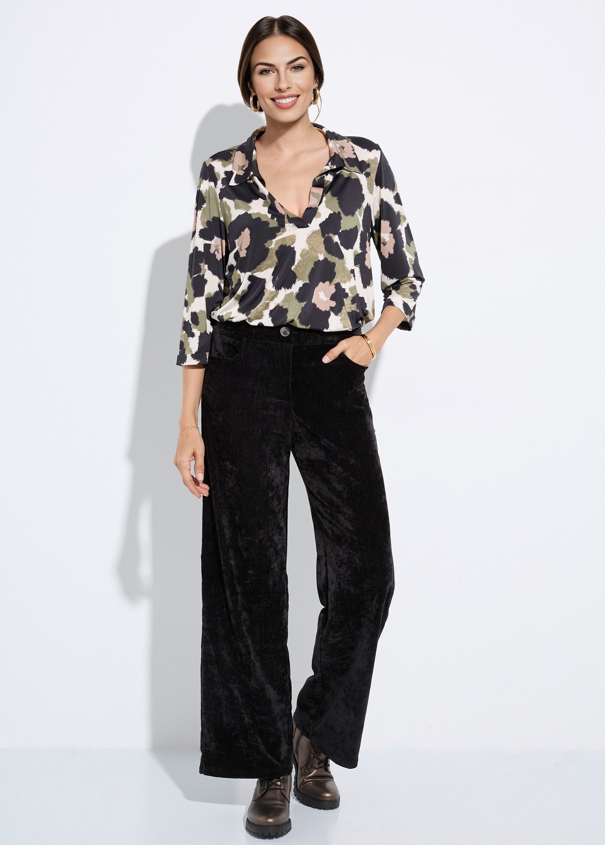 Wide_elasticated_trousers_in_short_velvet_Black_SF1_slim