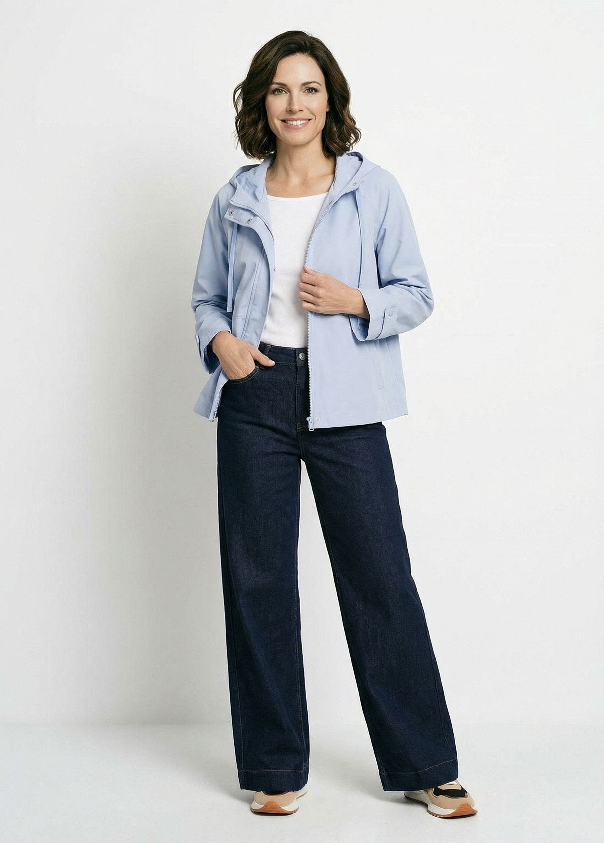 Lightweight,_water-repellent_short_parka_Sky_SF1_slim