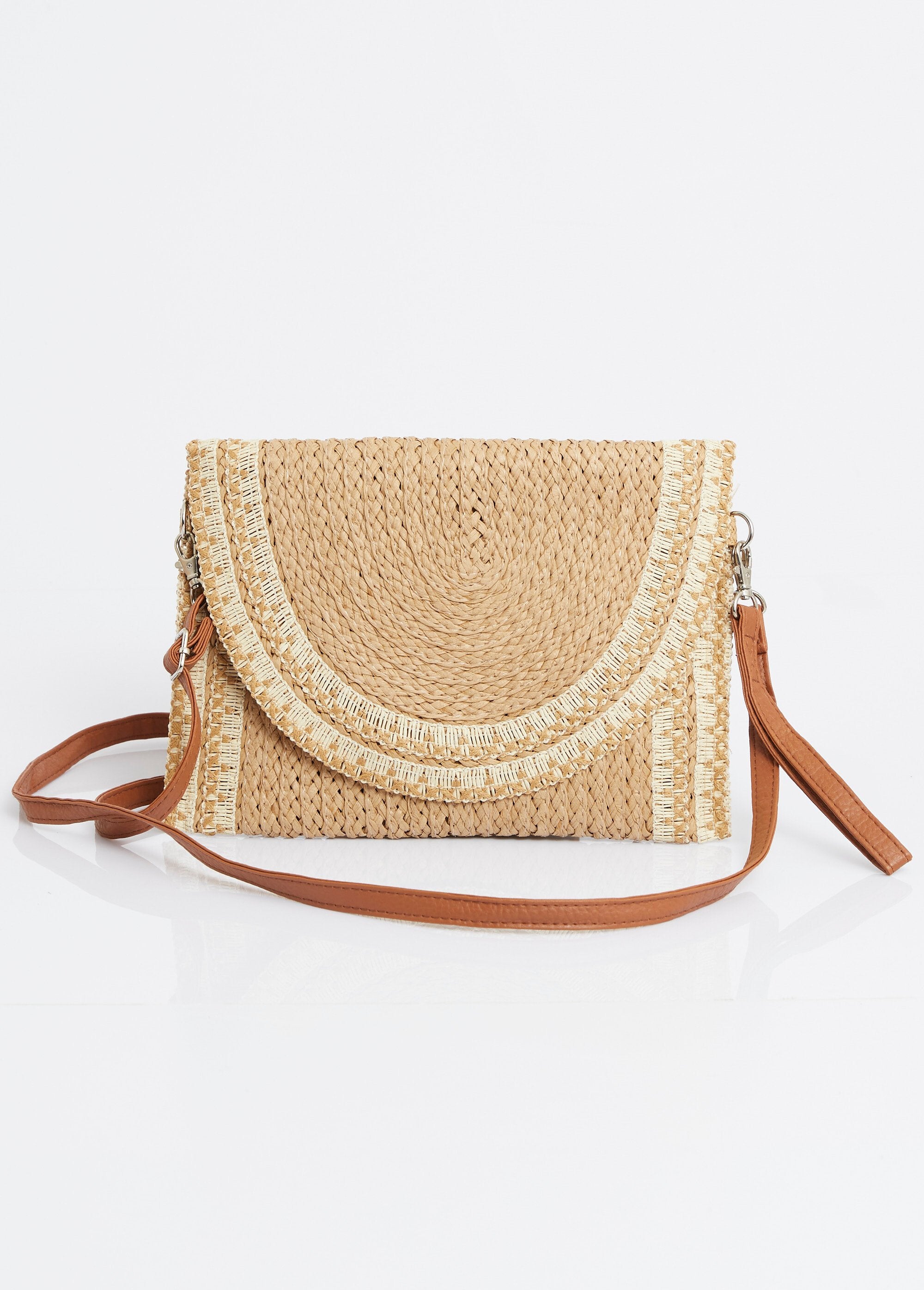 Half-moon_pouch_made_of_braided_paper_Beige_FA1_slim