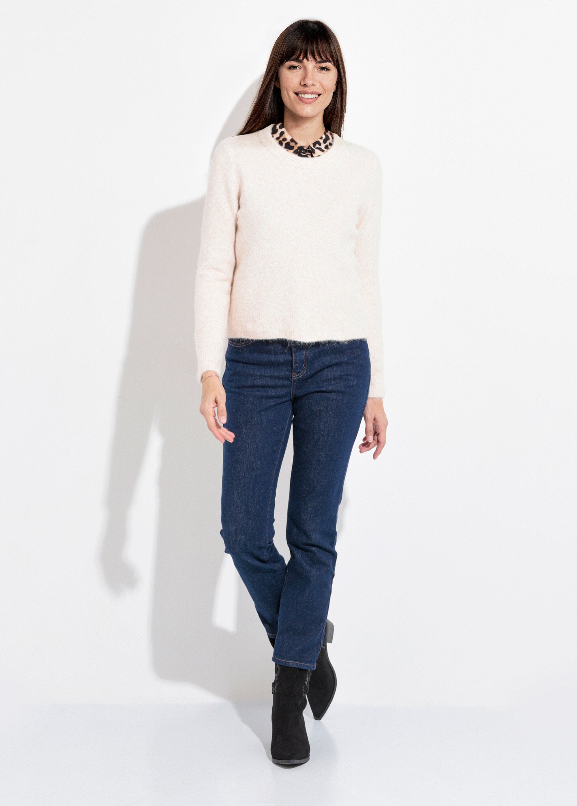 Warm_fluffy_wool_crew_neck_sweater_Beige_SF1_slim