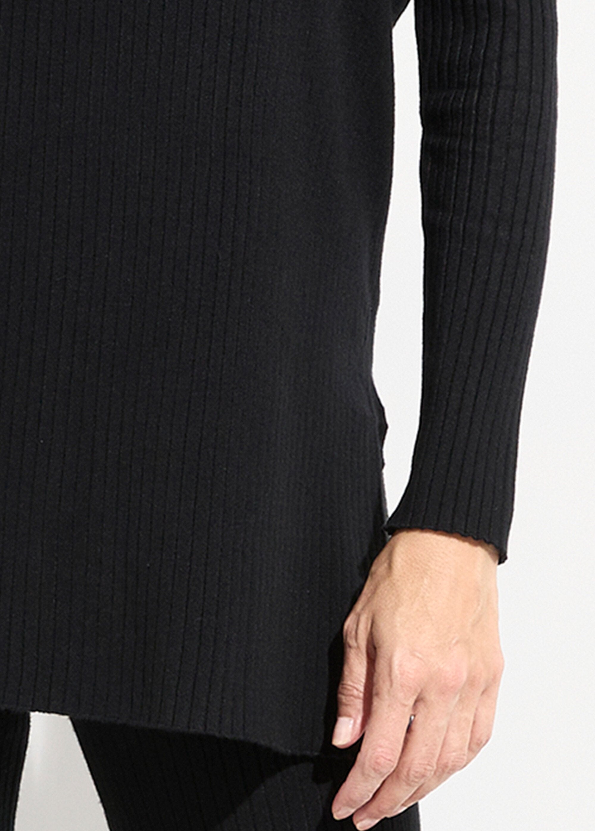 Ribbed_knit_lounge_sweater_with_high_neck_Black_DE1_slim
