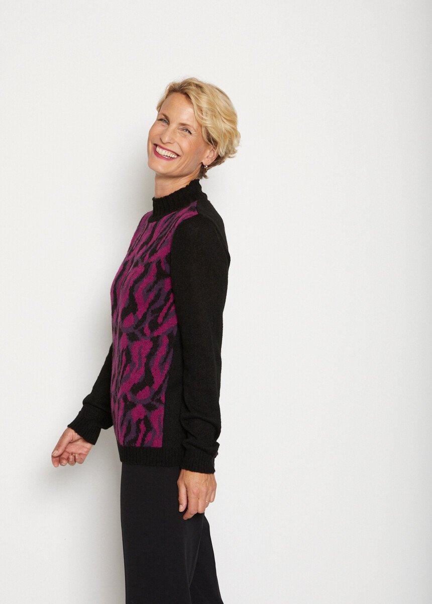 High_neck_jacquard_sweater_Black_and_blackcurrant_DR1_slim