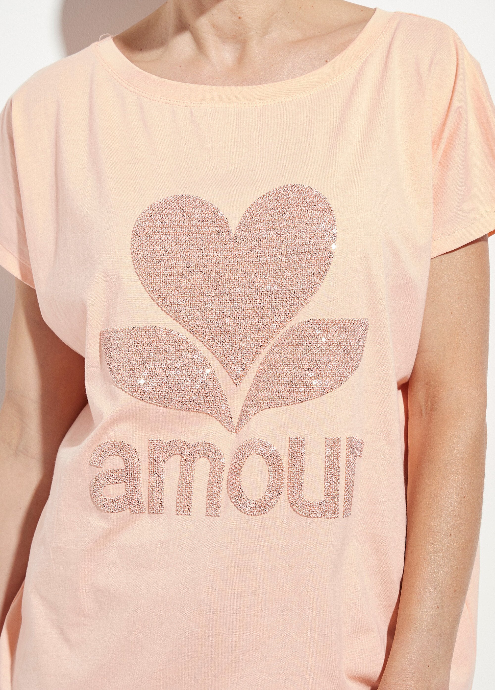 Round_neck_T-shirt_with_glittery_Love_pattern_Orange_DE1_slim