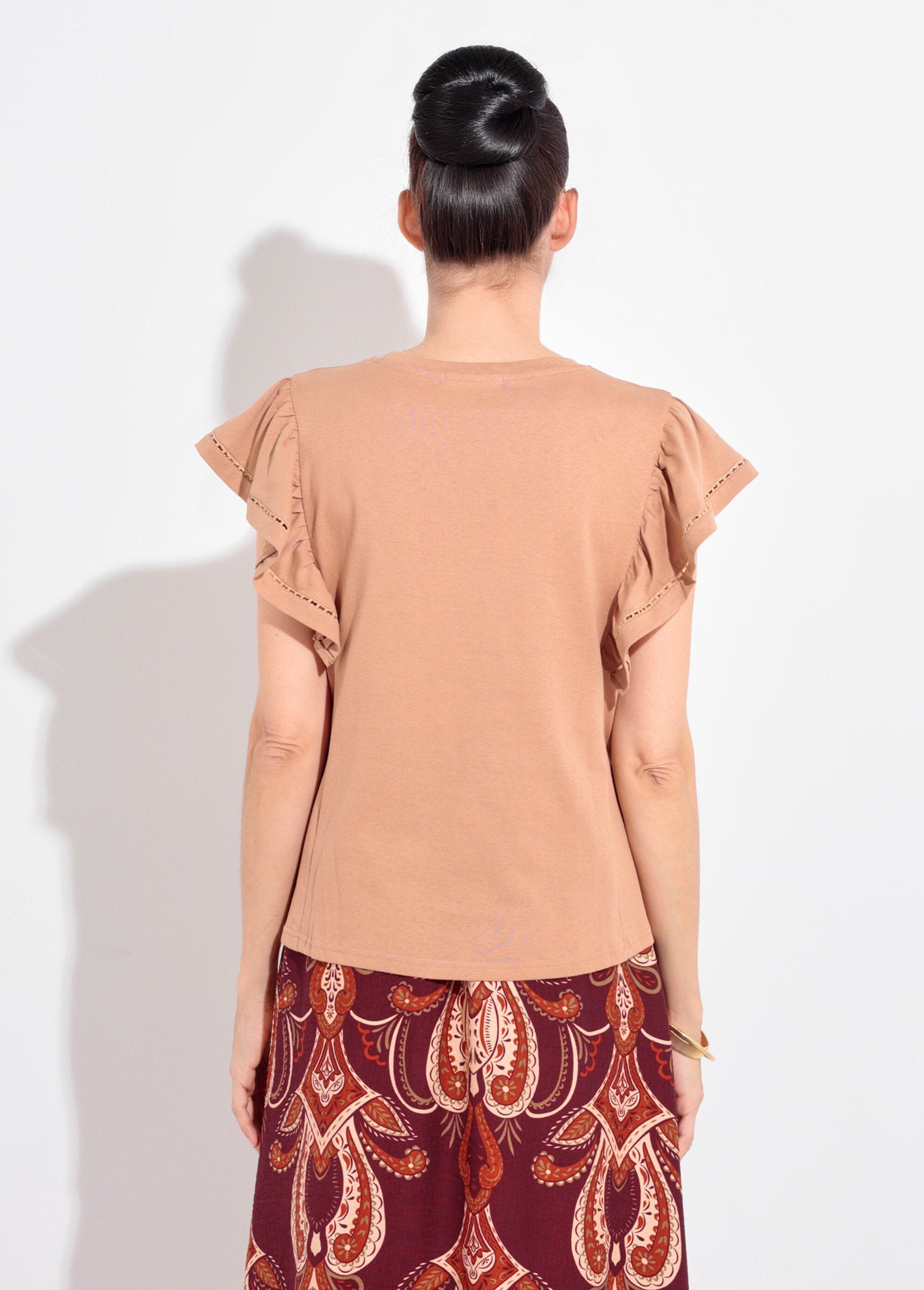 Openwork_ruffled_short-sleeved_T-shirt_camel_DO1_slim
