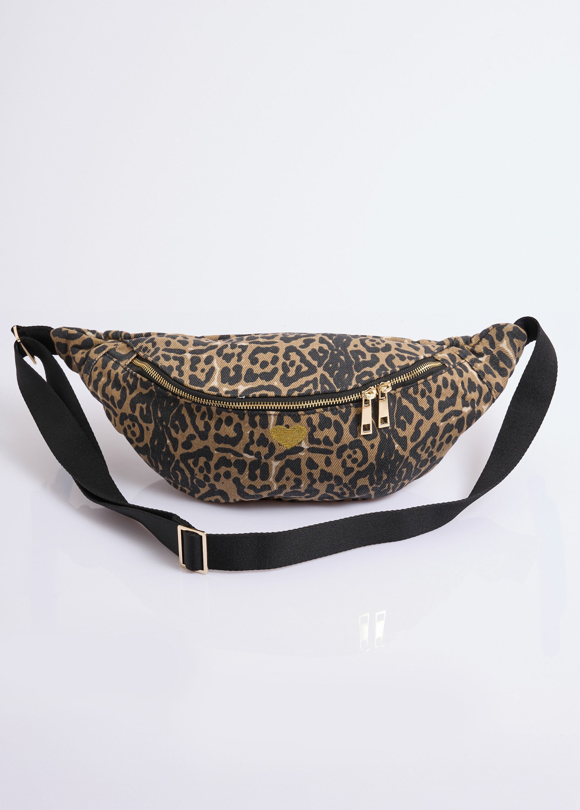 Leopard_print_fanny_pack_with_heart_embroidery_Panther_DE1_slim