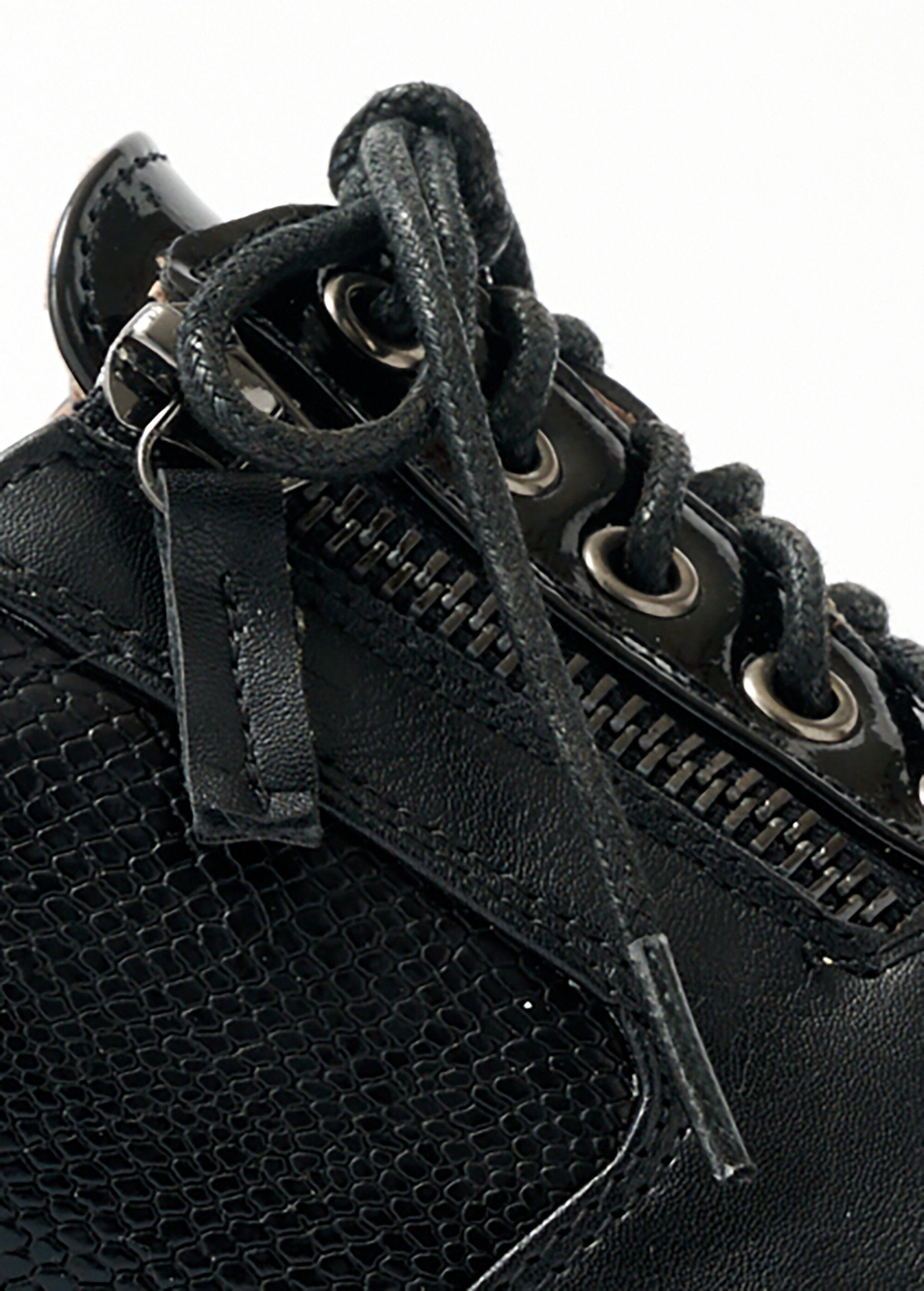 Comfort_wide_laced_and_zipped_sneakers_Black_DE1_slim