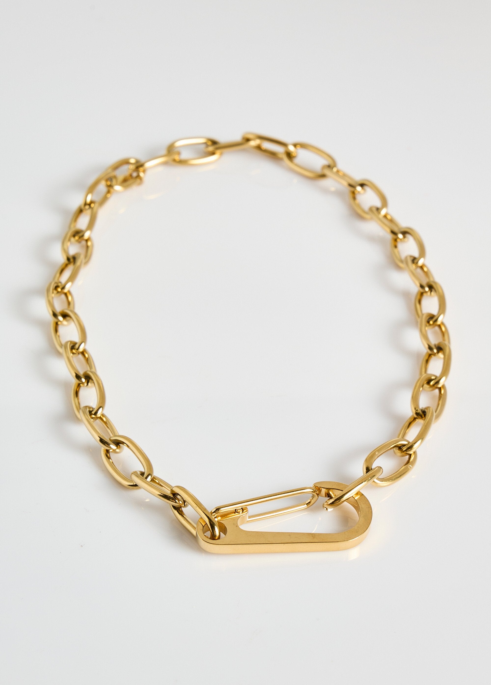 Stainless_steel_curb_chain_bracelet_with_carabiner_Golden_FA1_slim