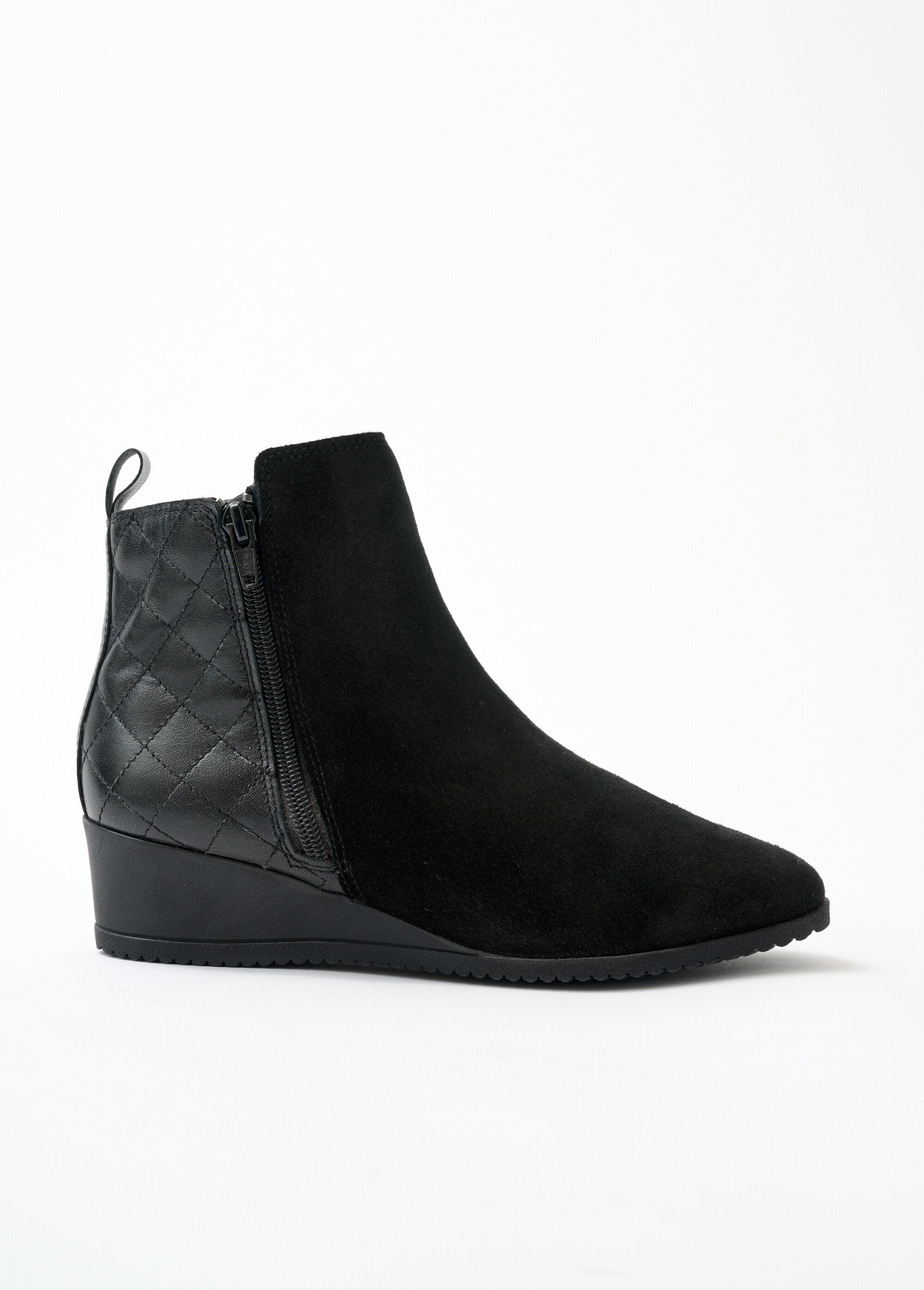 Comfort_wide_zipped_leather_boots_Black_DR1_slim