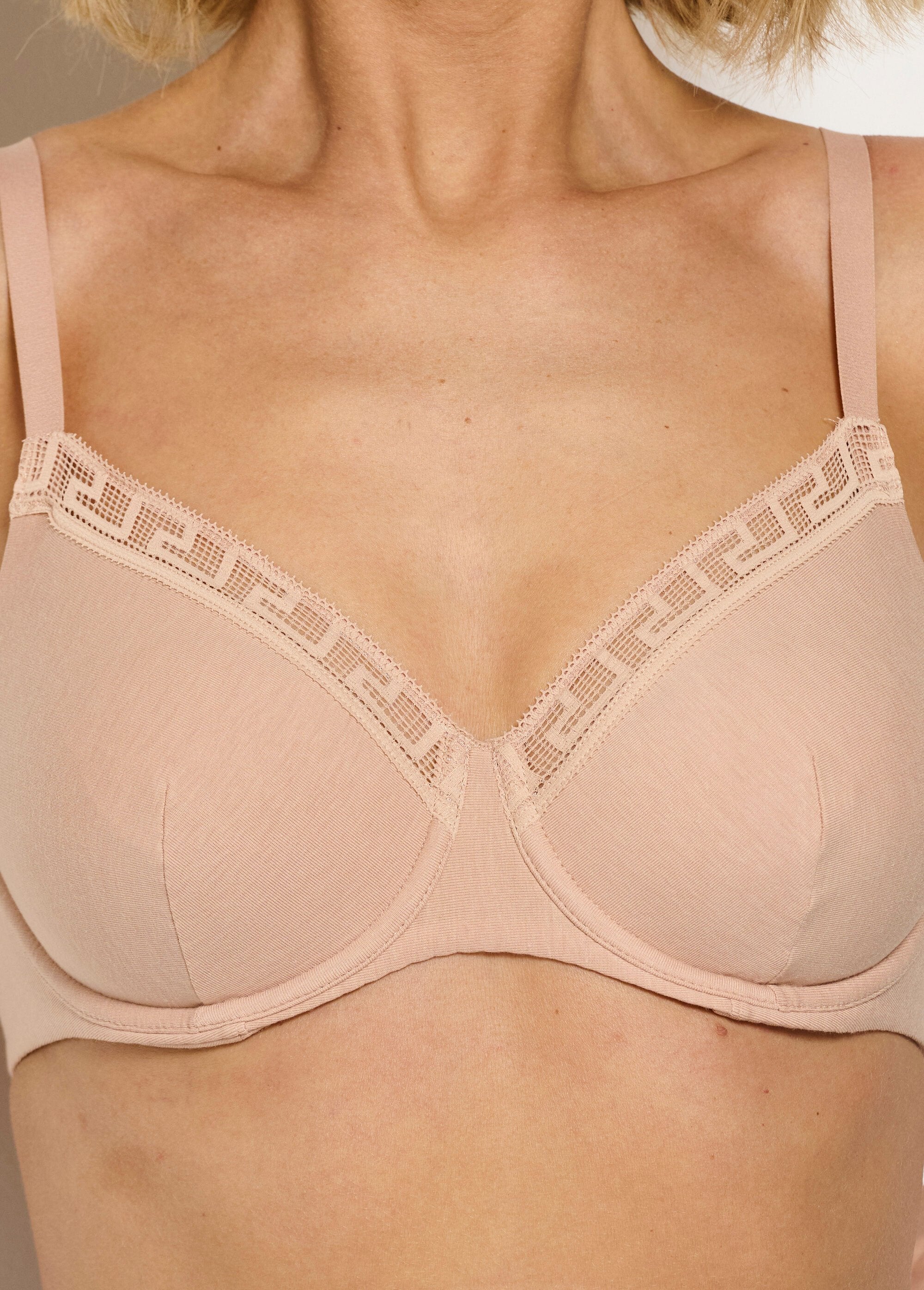 Chantelle®_-_Mellow_Bliss_by_Easy_Feel_Underwired_Bra_Nude_DE1_slim