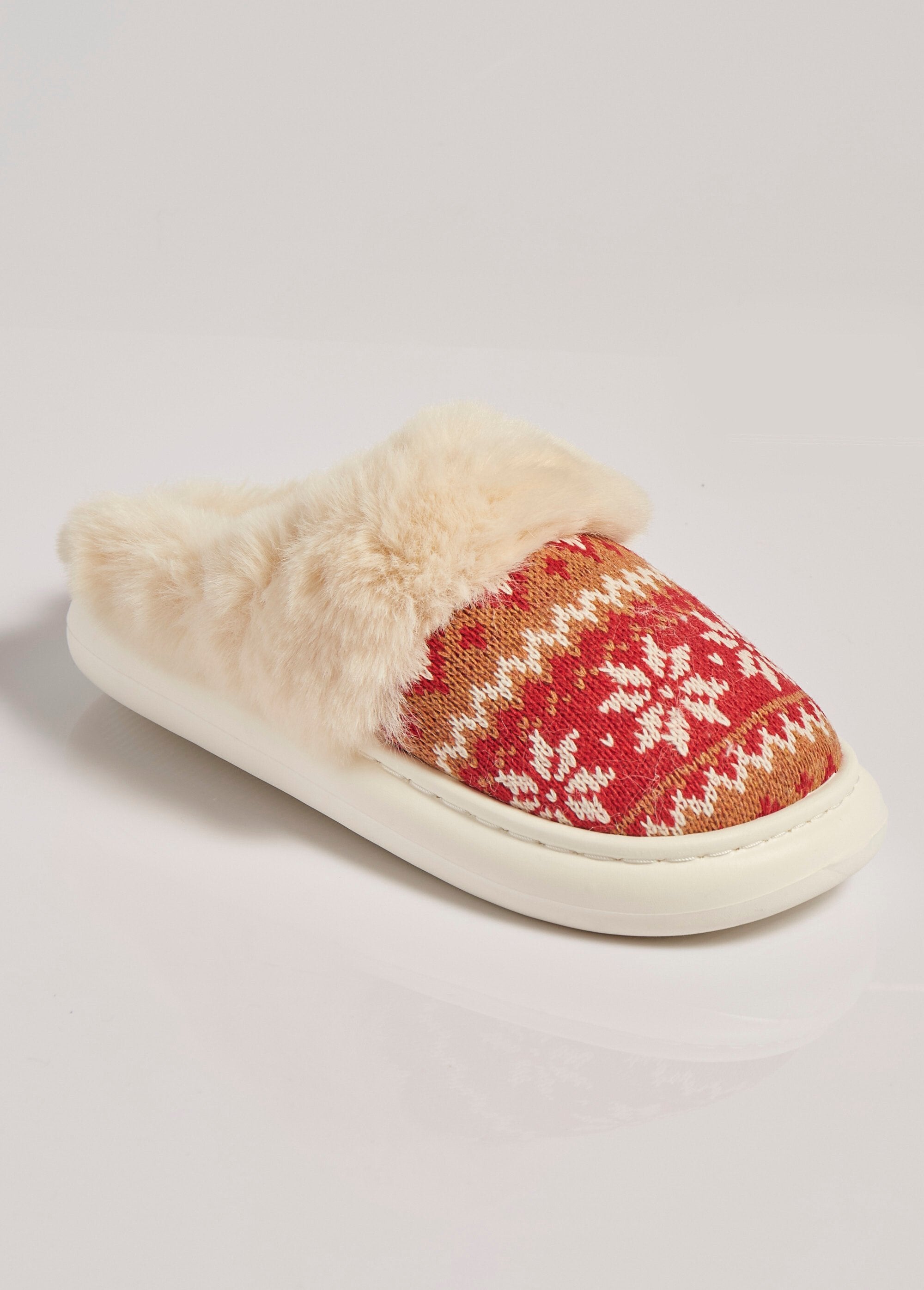 Chaussons_fourrure_et_jacquard_thème_Noël_Rouge_FA1_slim
