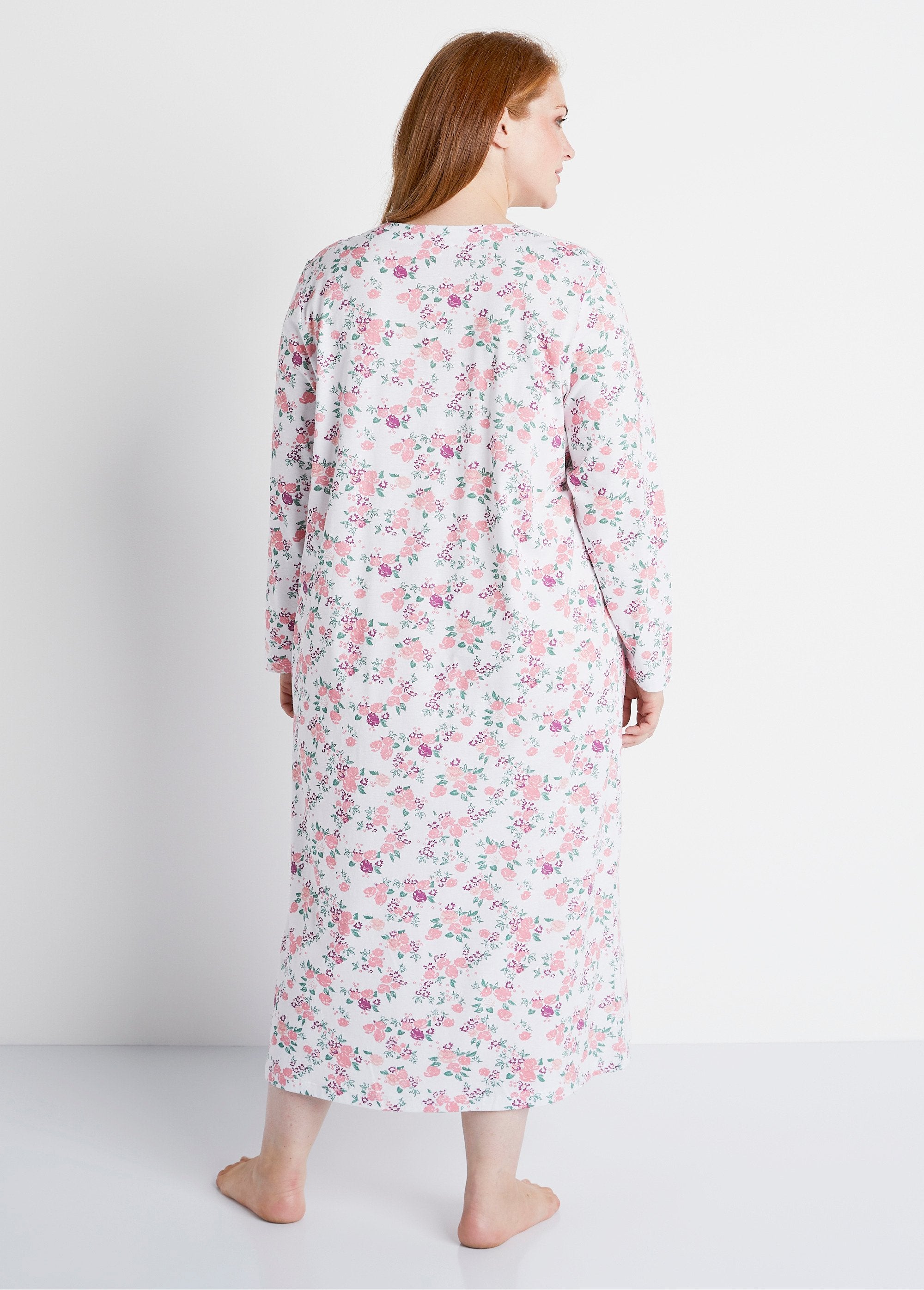 Long_floral_nightgown_Pink_print_DO1_curvy