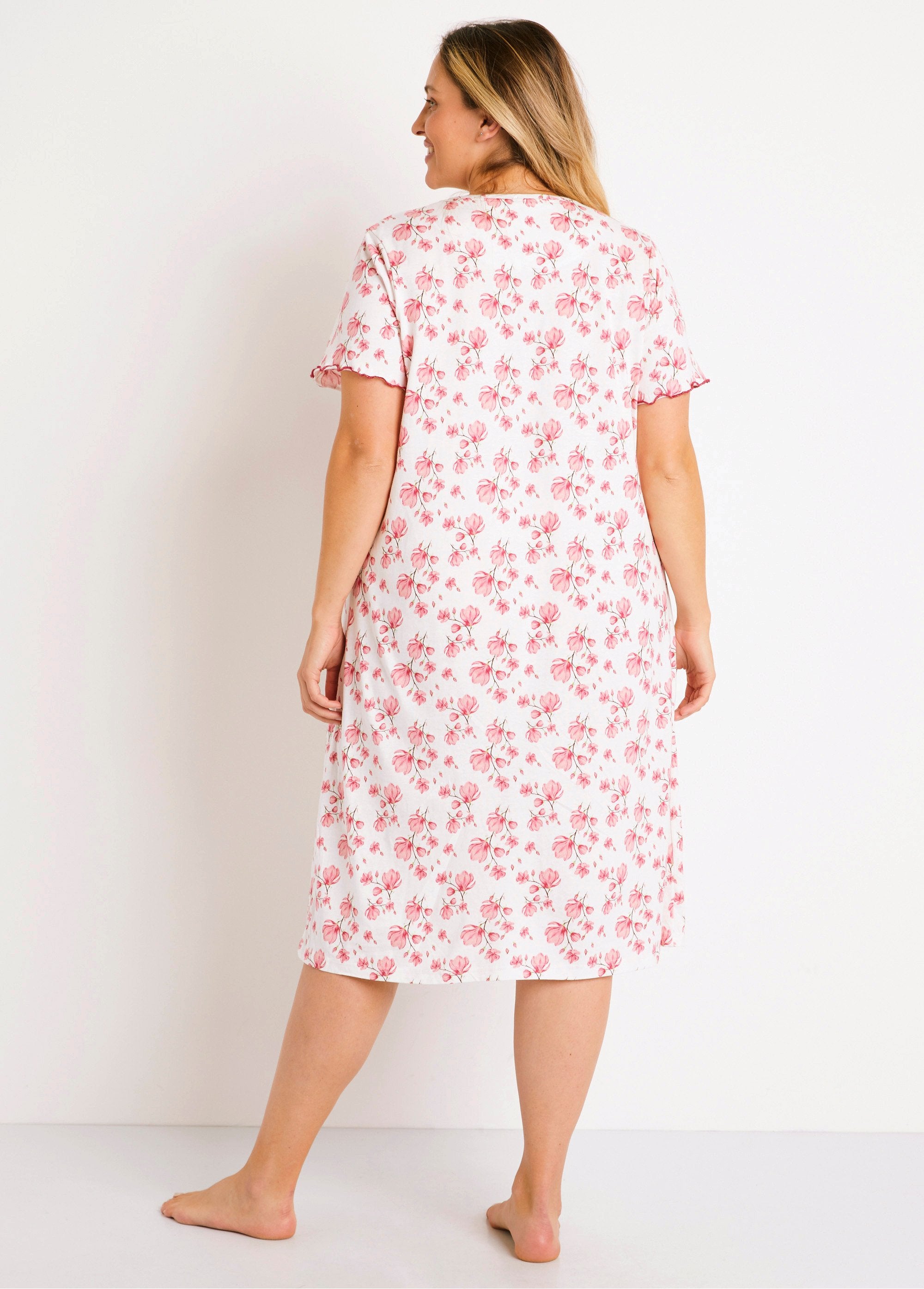 Short-sleeved_floral_nightgown_Pink_DO1_curvy