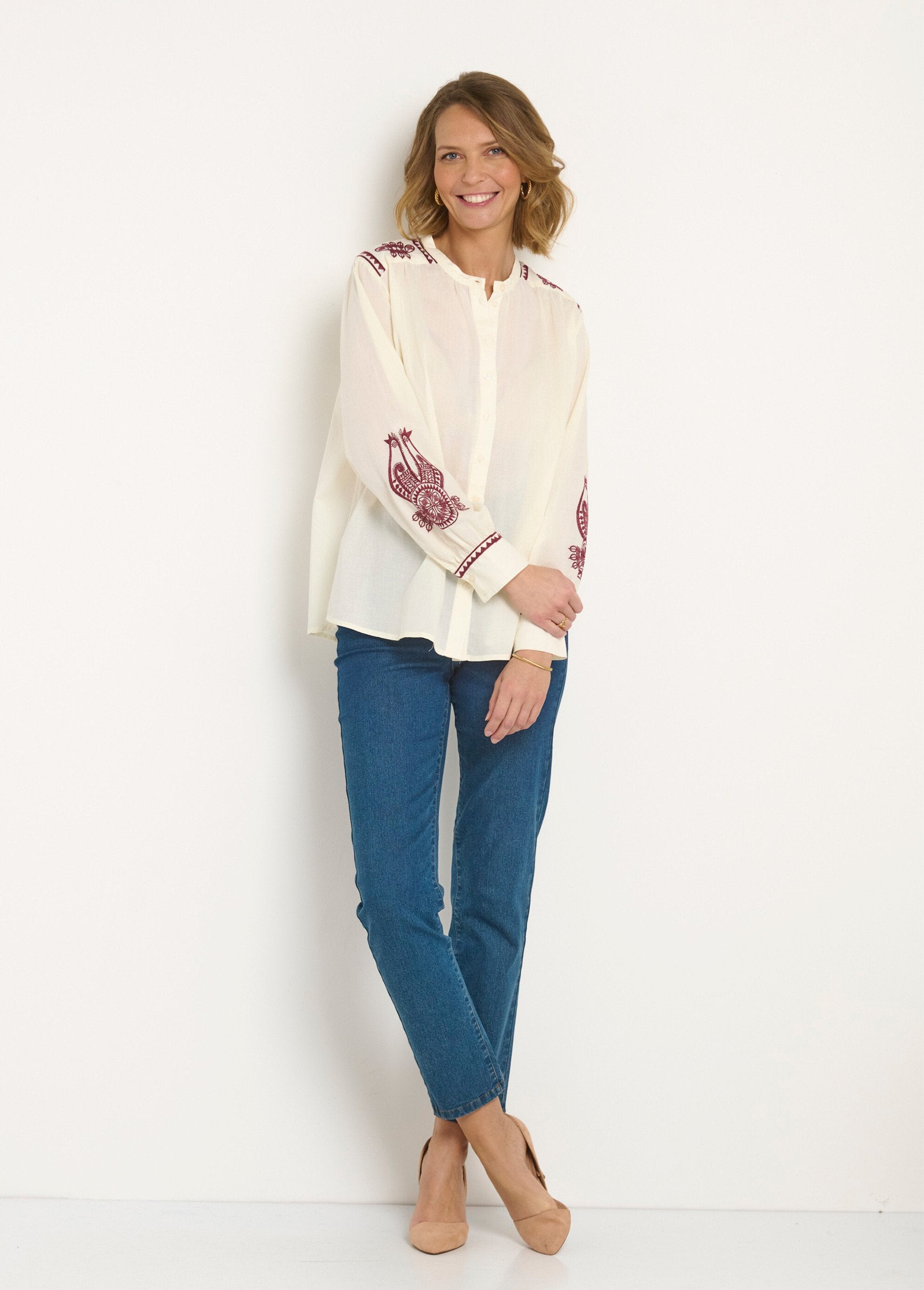 Loose_blouse_with_contrasting_embroidery_Ecru_SF1_slim