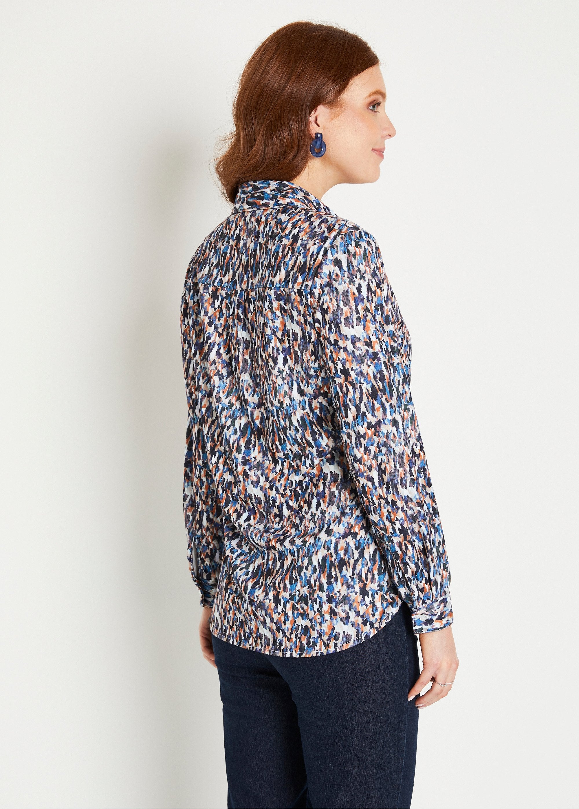 Long_button-down_blouse_in_warm_graphic_knit_Blue_DO1_slim