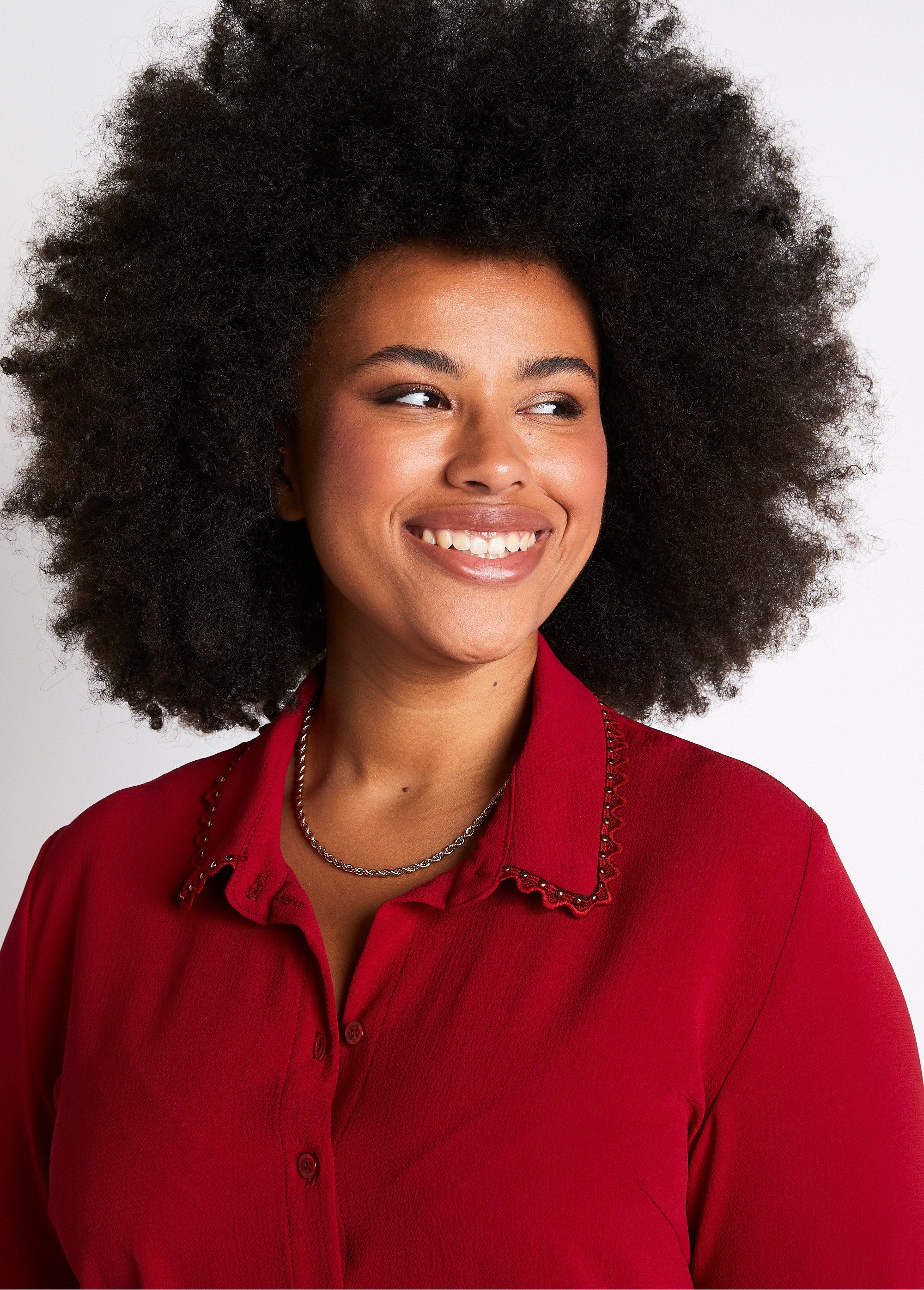 Plain_buttoned_blouse_with_fancy_collar_Red_DE1_curvy