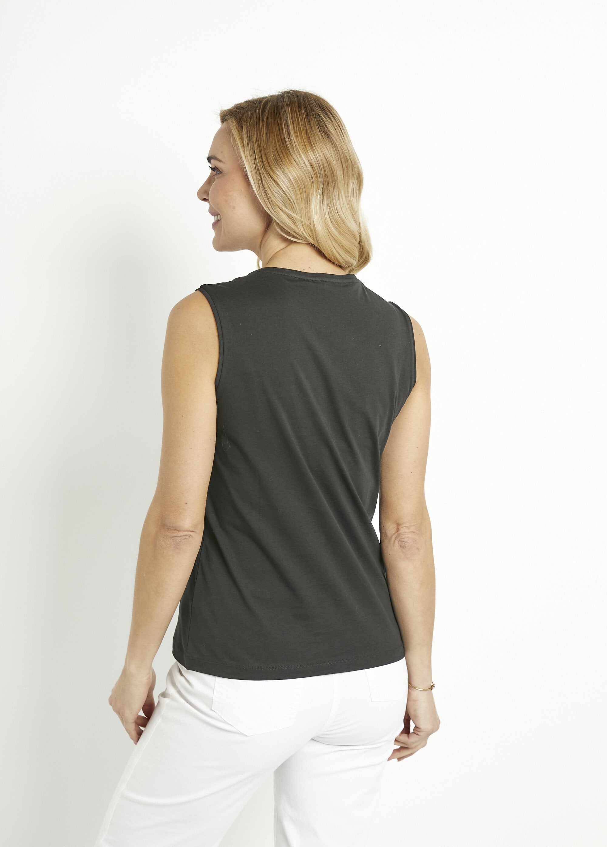 Short_plain_tank_top_embroidered_with_sequins_Black_DO1_slim