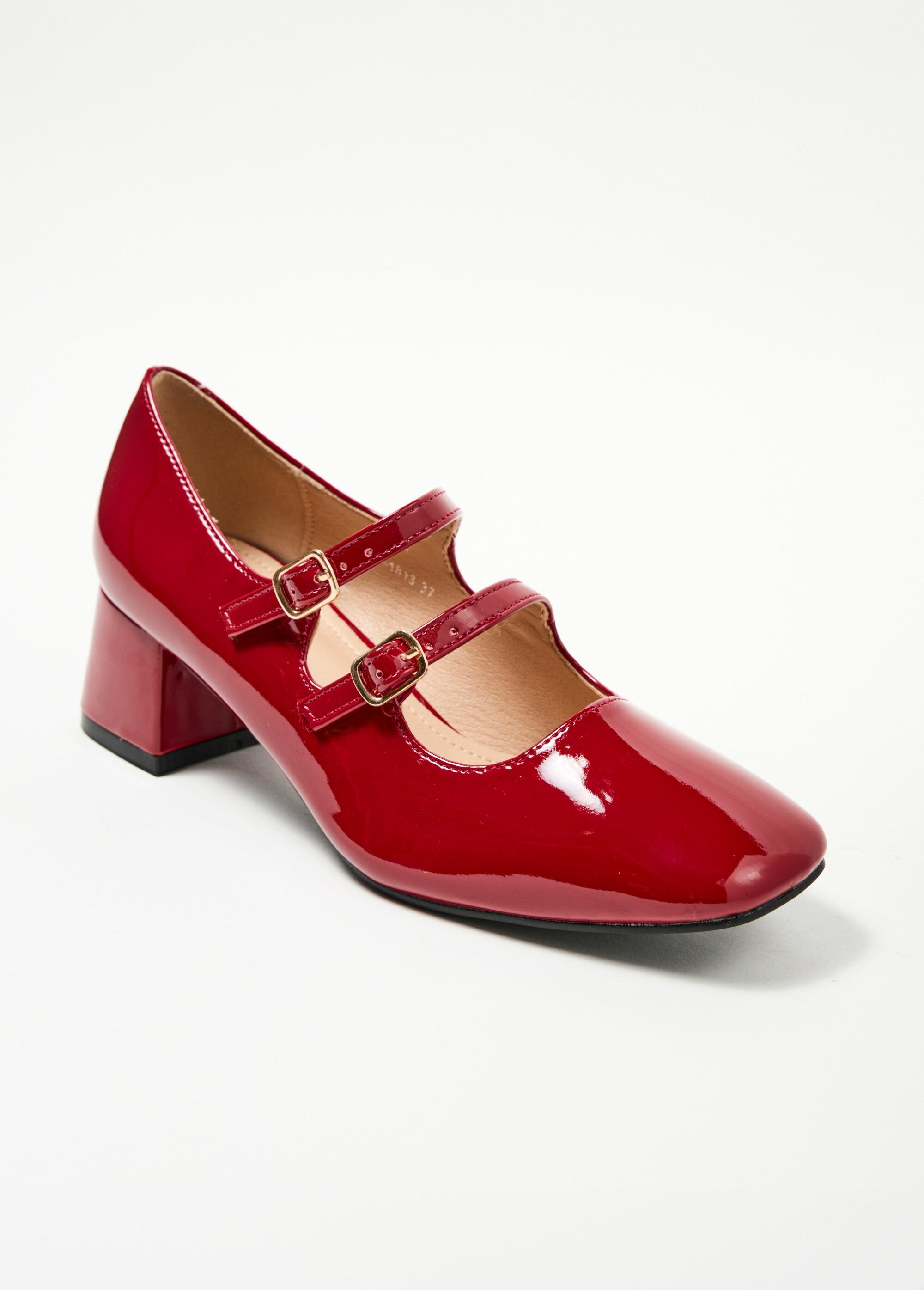 Double_strap_baby-style_pumps_Red_FA1_slim