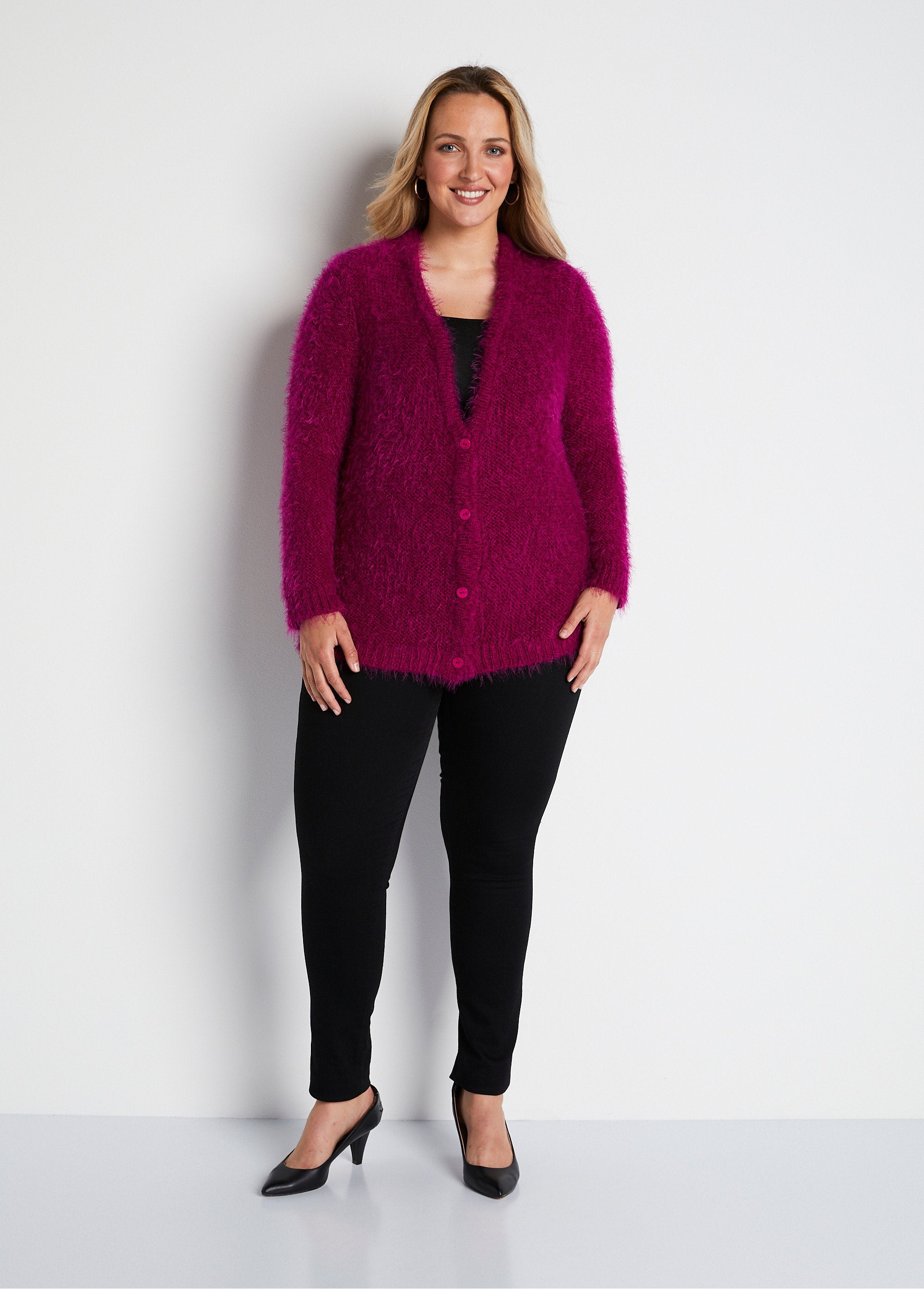 Soft_knit_mid-length_buttoned_cardigan_Fuchsia_SF1_curvy