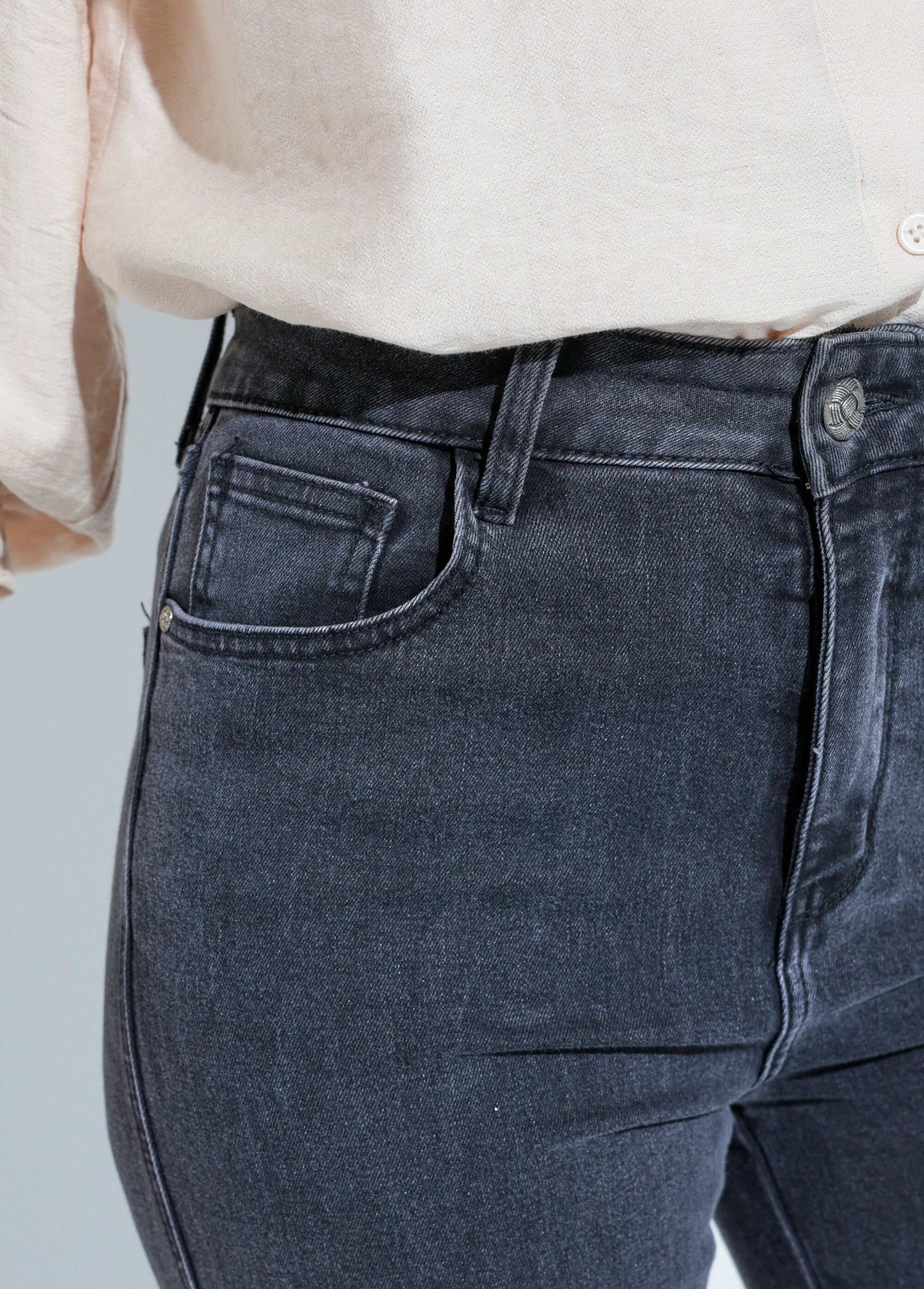 Dark_straight_jeans,_special_GRANDE_Charcoal_grey_DE1_slim