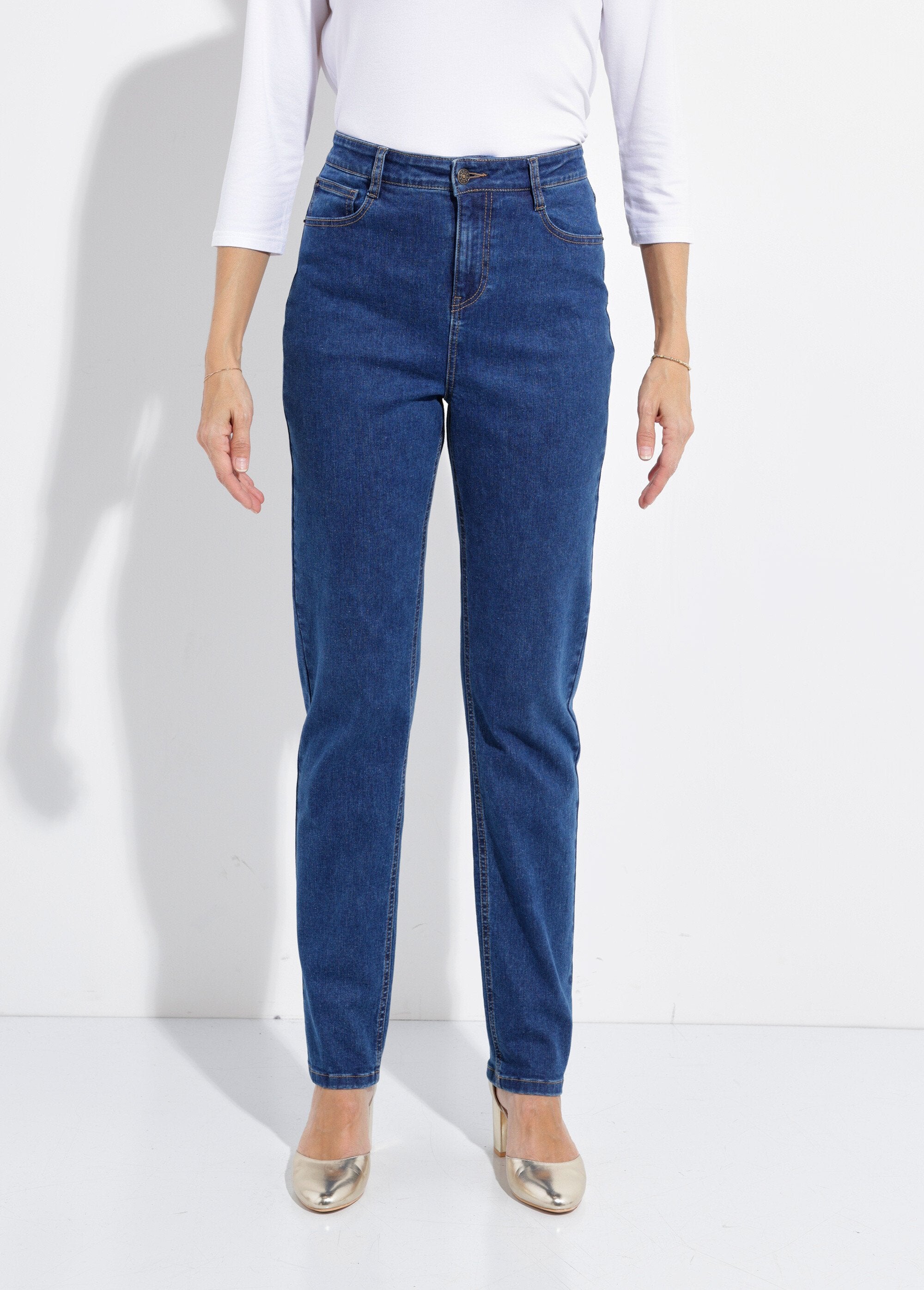 High-waisted_straight-leg_jeans_Stone_FA1_slim