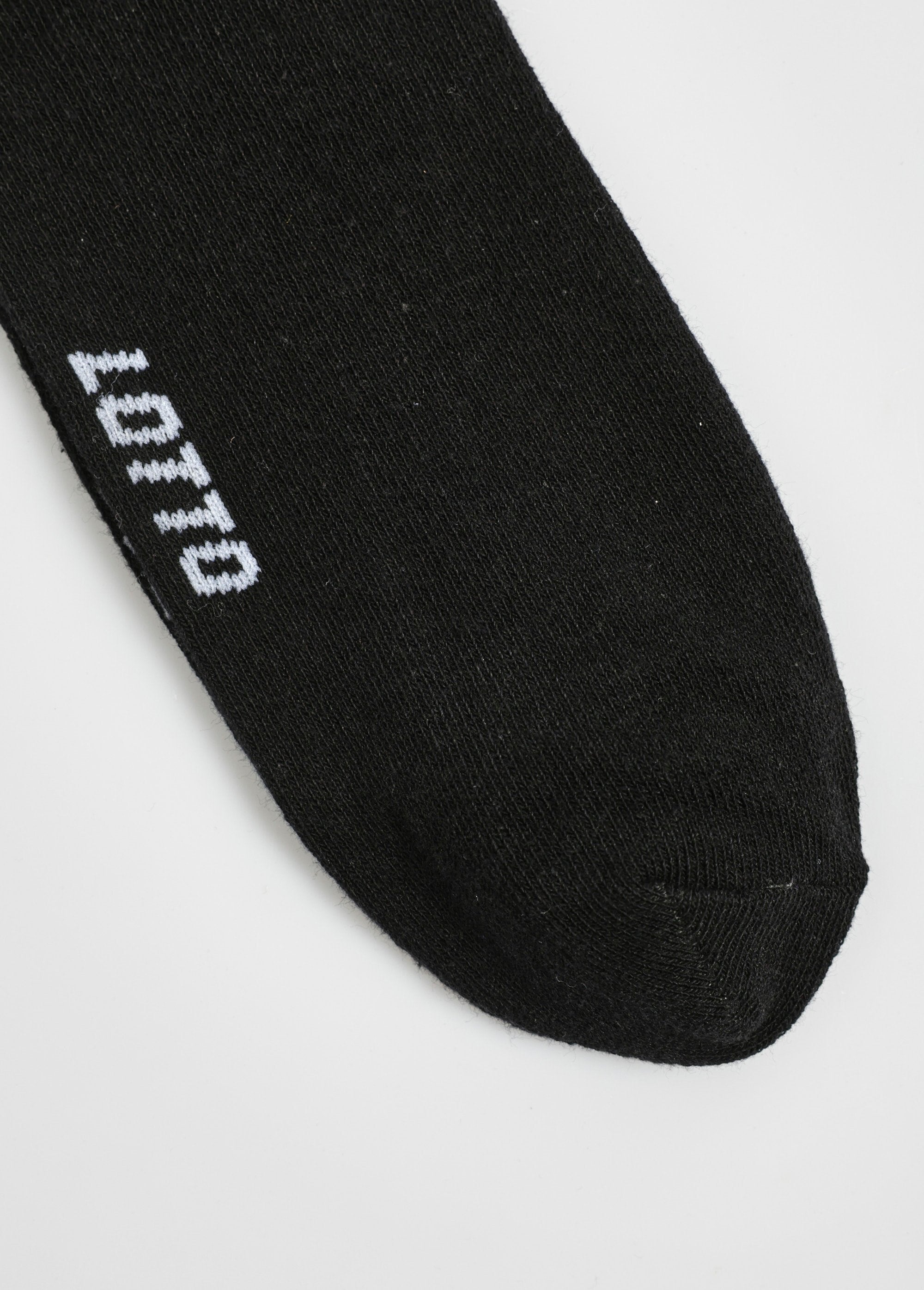 Pack_of_3_assorted_sports_socks_Black_DE3_slim