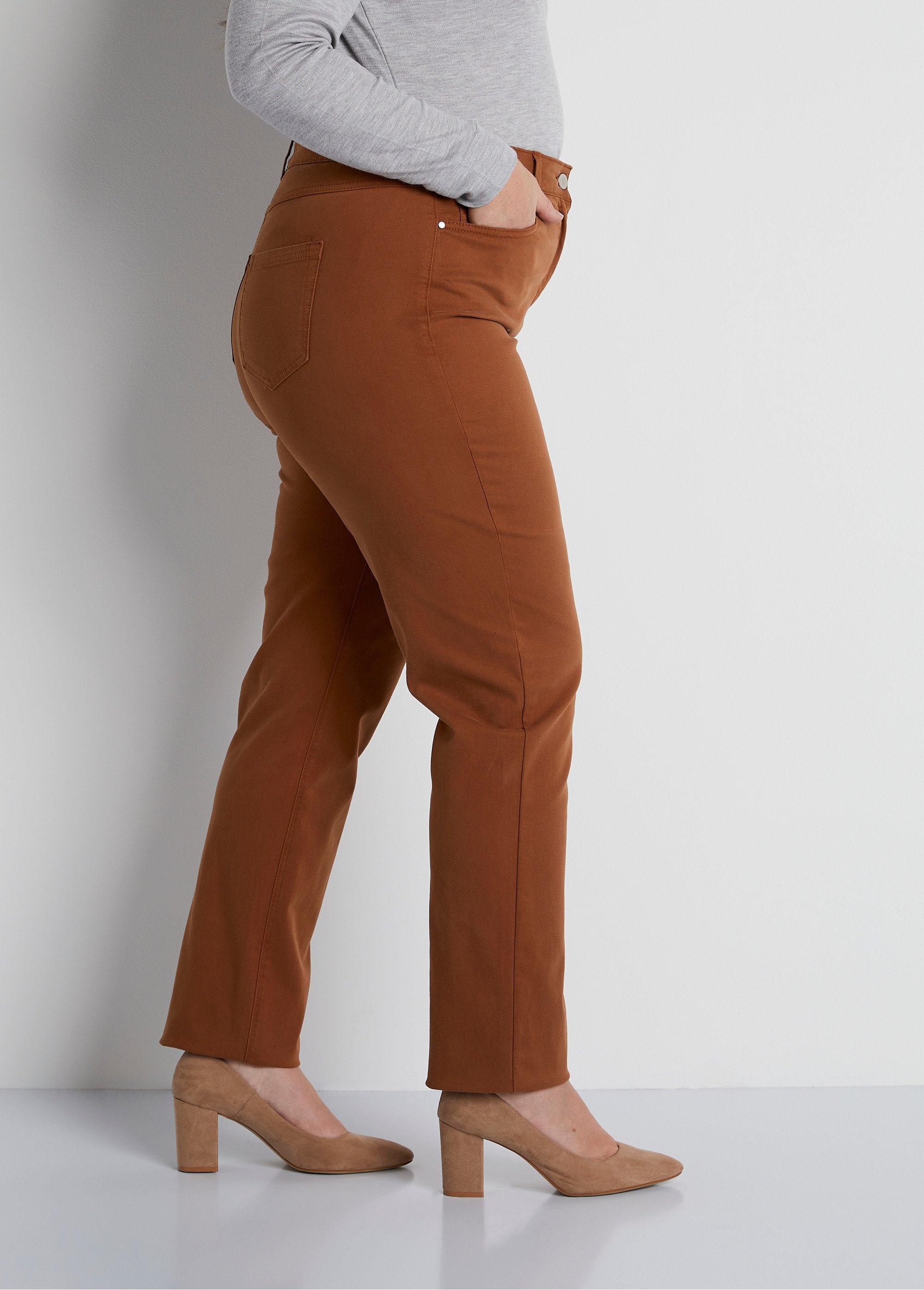 Stretch_cotton_5-pocket_straight_pants_Squirrel_DR1_curvy