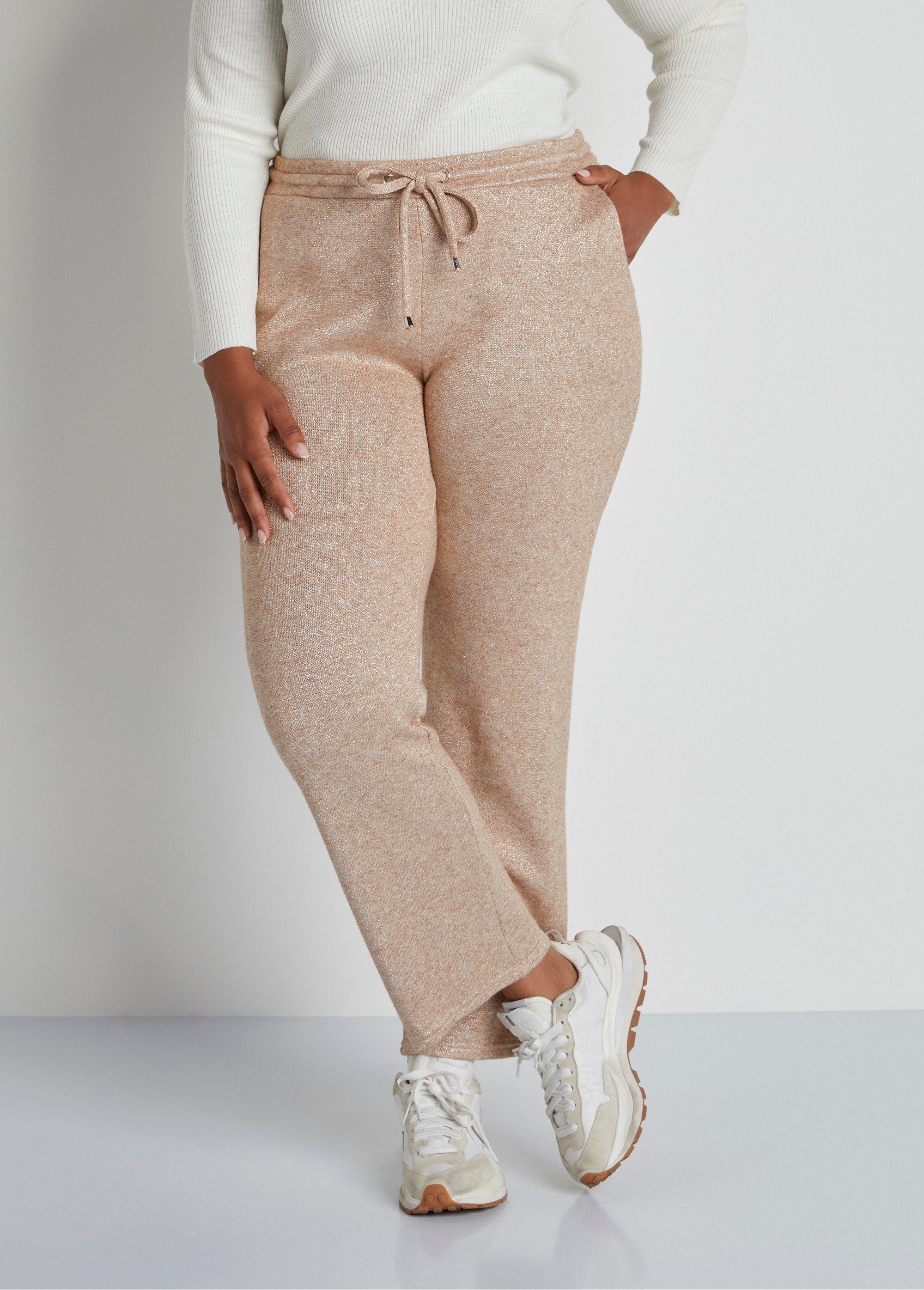 Shiny_knit_jogging_pants_Iridescent_beige_FA1_curvy