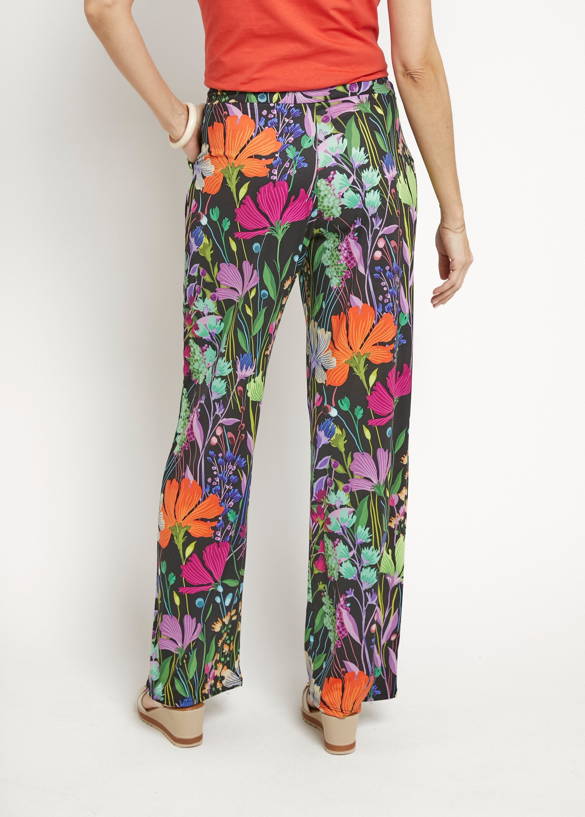 Fluid_stretch_pants,_poetic_floral_Prints_black_background_DO1_slim