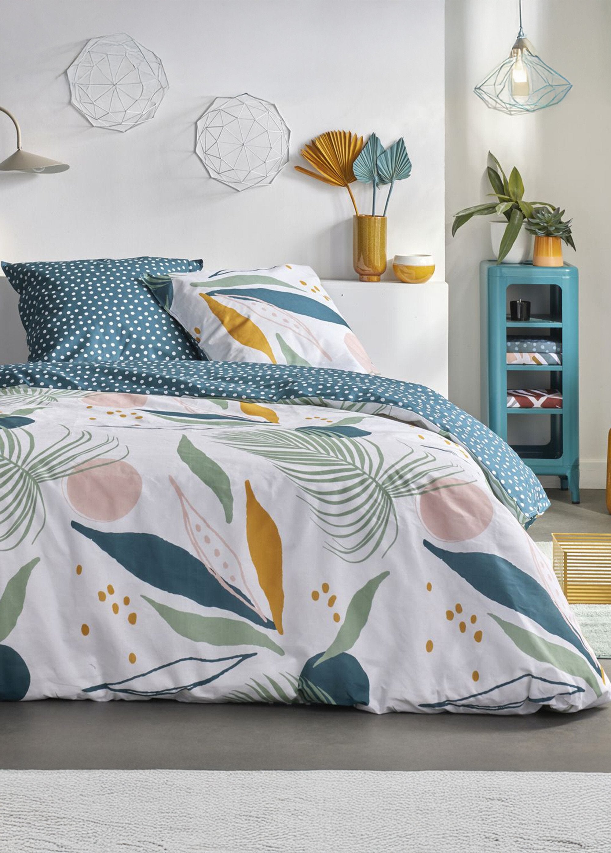 Pure_cotton_bedding_set,_260_x_240cm,_Natural_Sky_blue_and_white_FA1_slim