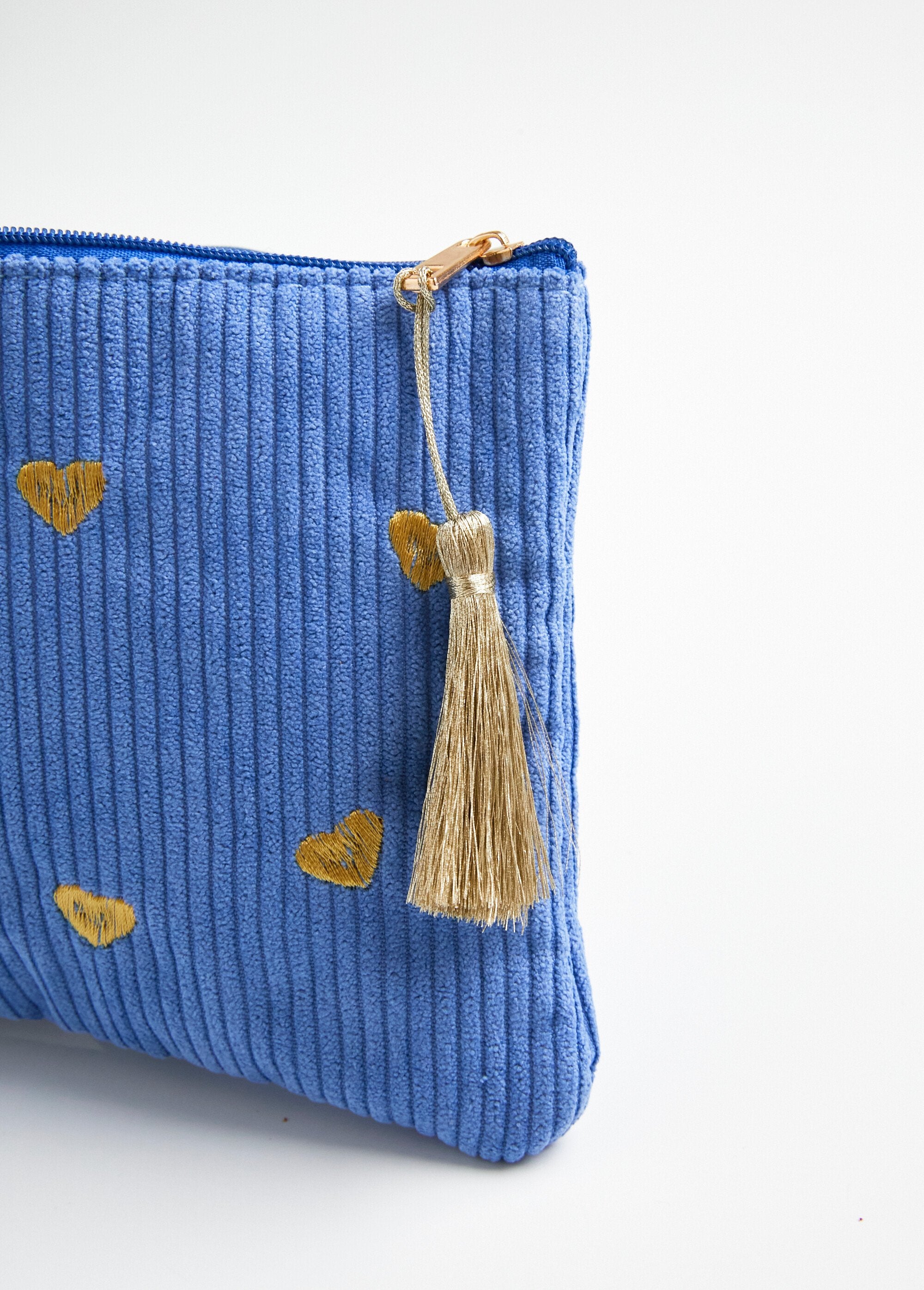 Zipped_velvet_pouch_with_heart_embroidery_Blue_DE2_slim