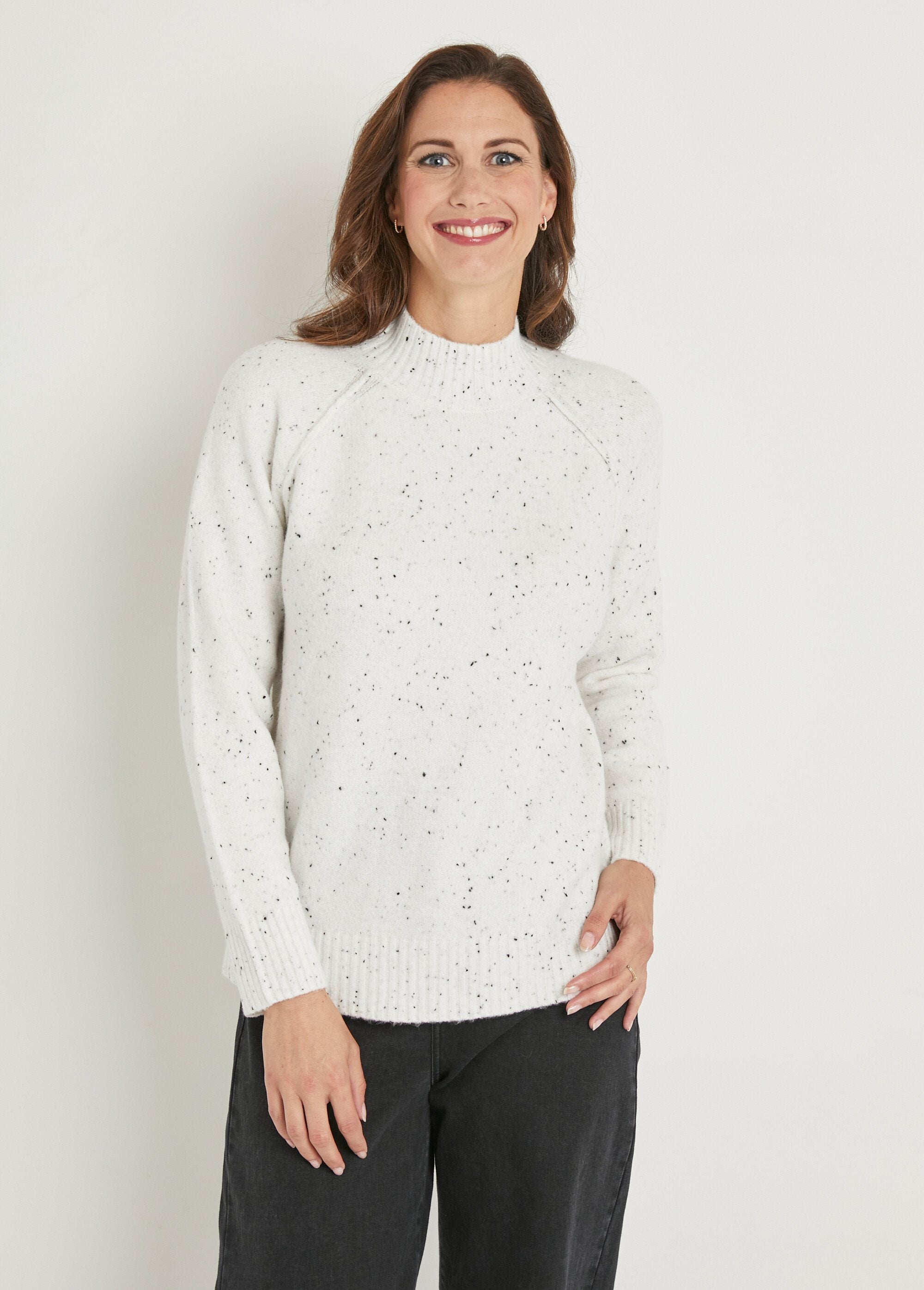 Warm_raglan_sweater_with_speckled_stand-up_collar_Ecru_FA1_slim