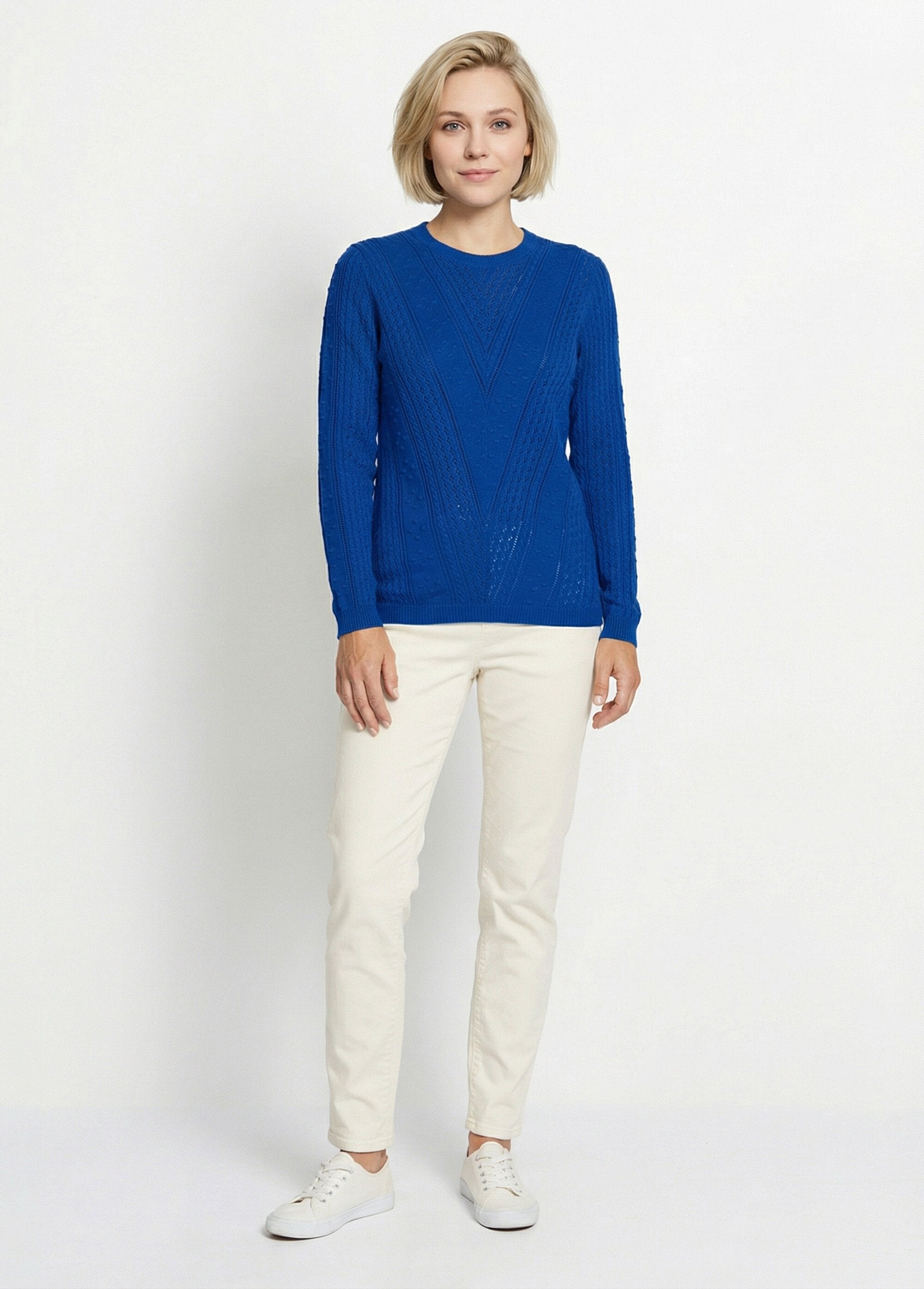 Round_neck_openwork_knit_sweater_and_balls_Blue_SF1_slim