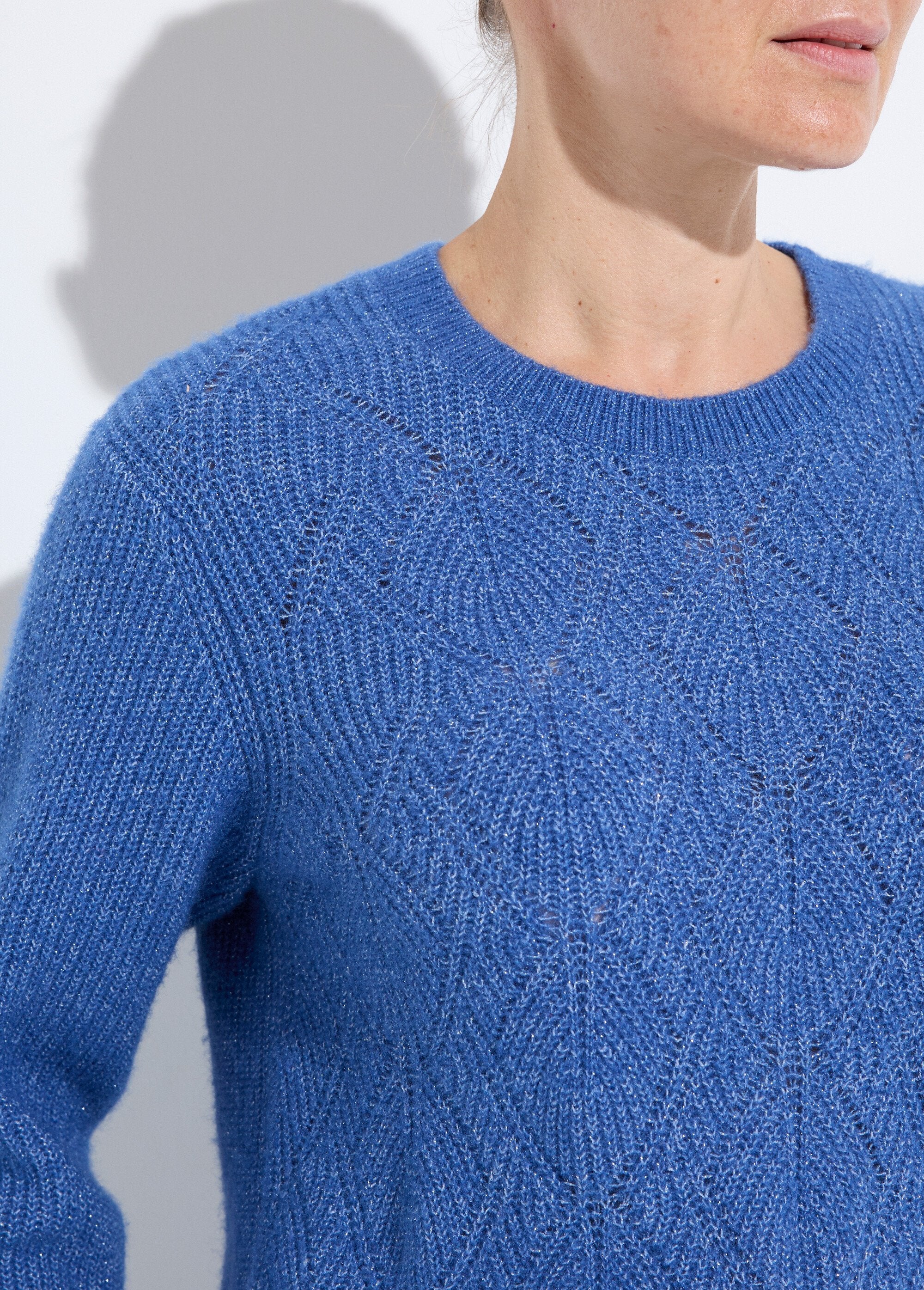 Soft_openwork_sweater_in_recycled_fibers_and_wool_Bleu_DE1_slim