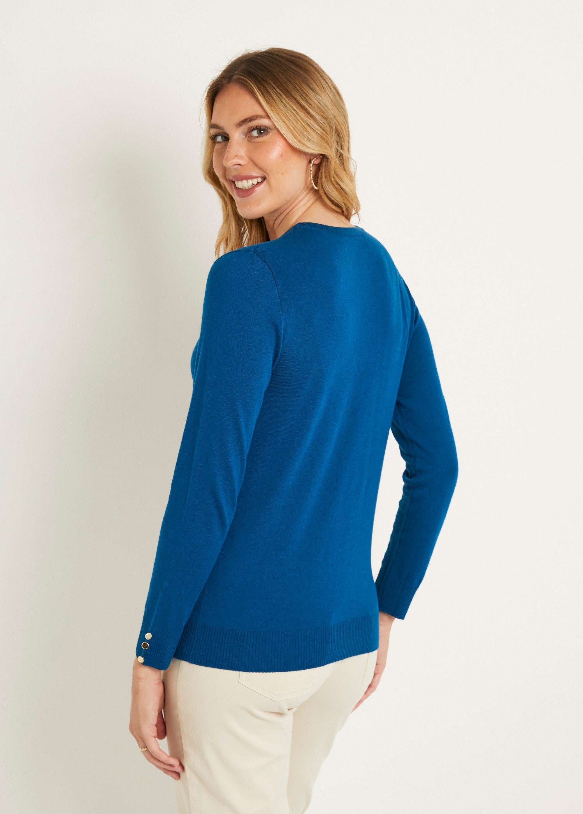 Fine_V-neck_sweater_in_plain_jersey_with_merino_wool_Duck_DO1_slim