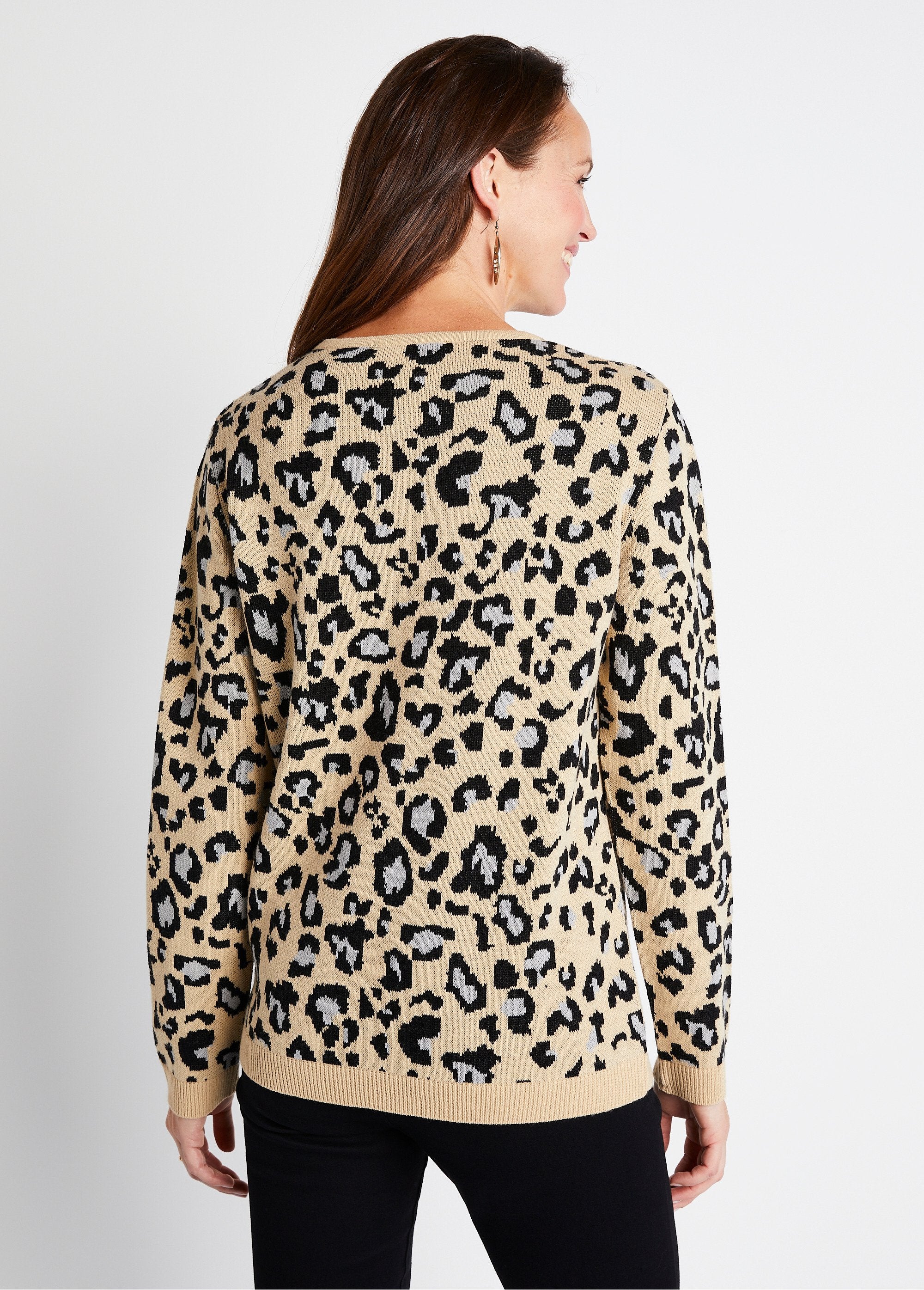 Round_neck_leopard_jacquard_sweater_Beige_and_black_DO1_slim