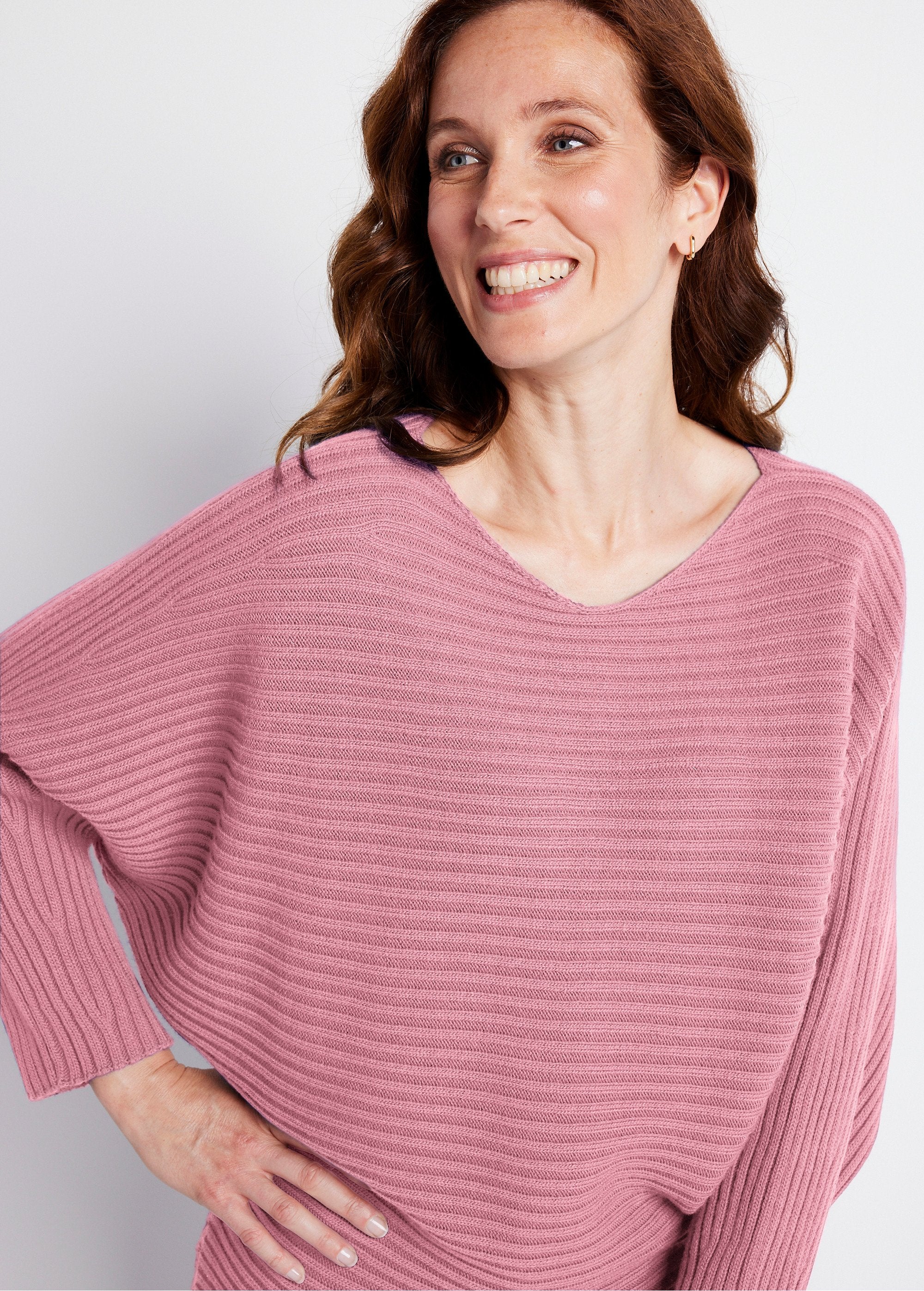 Ribbed_knit_sweater_with_batwing_sleeves_Parma_DE1_slim