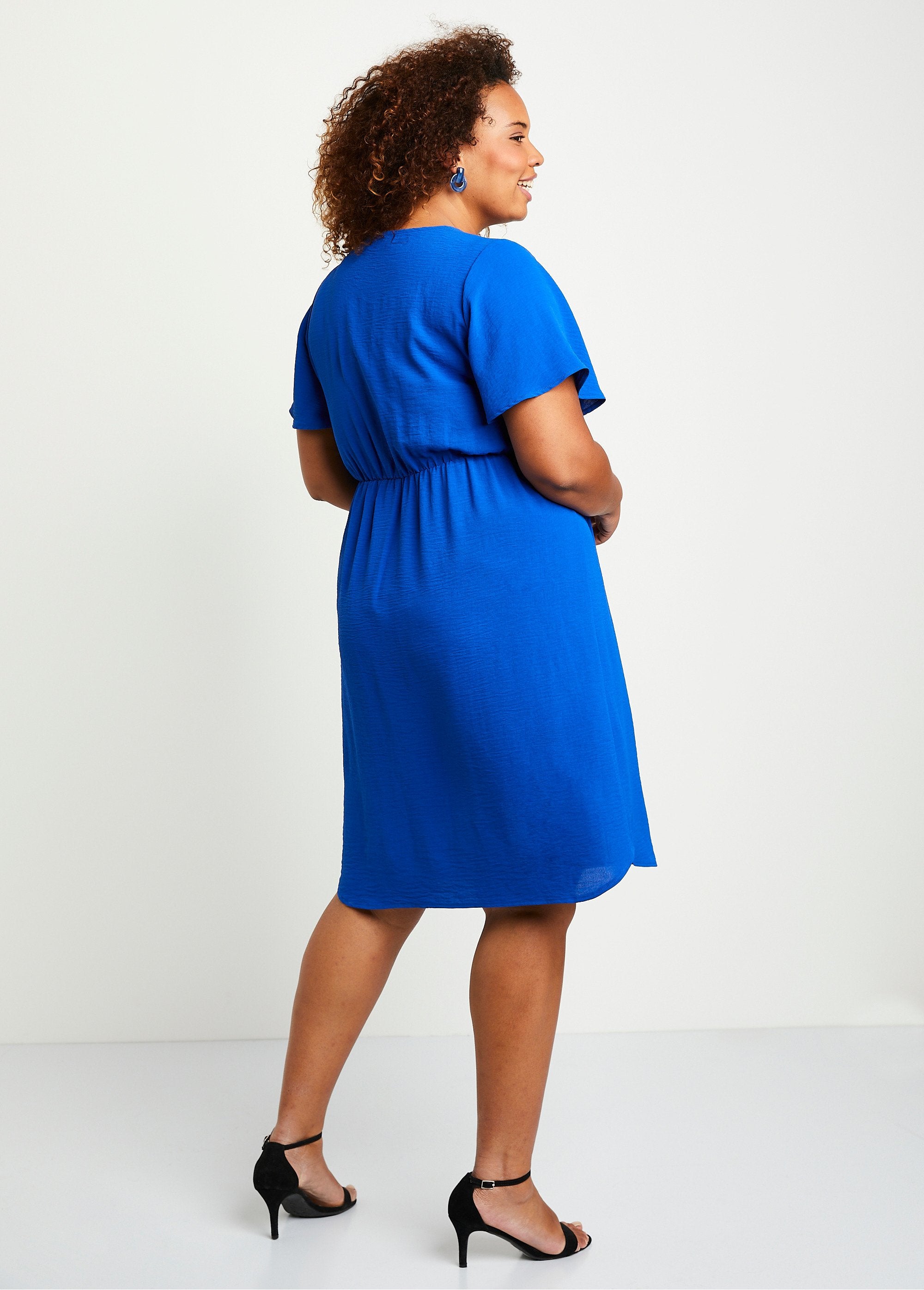 Short_plain_flared_dress_Blue_DO1_curvy