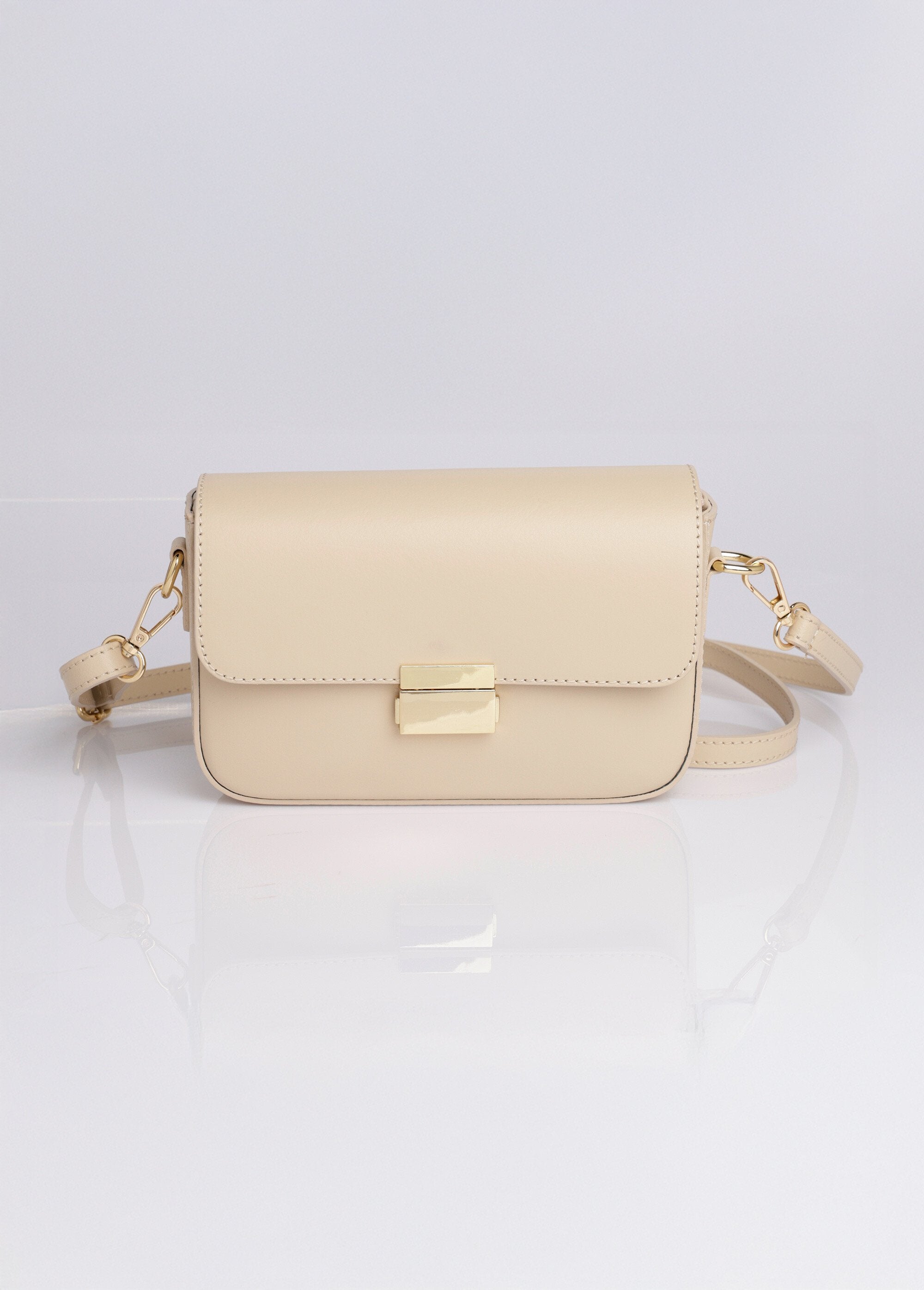 Leather_messenger_bag_Ecru_FA1_slim