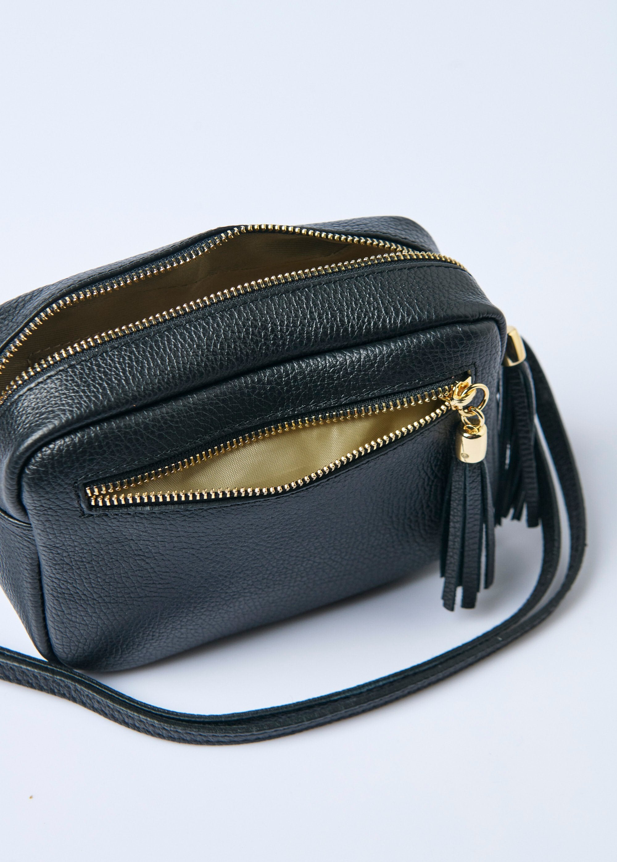 Rectangular_grained_leather_shoulder_bag_Black_DE1_slim