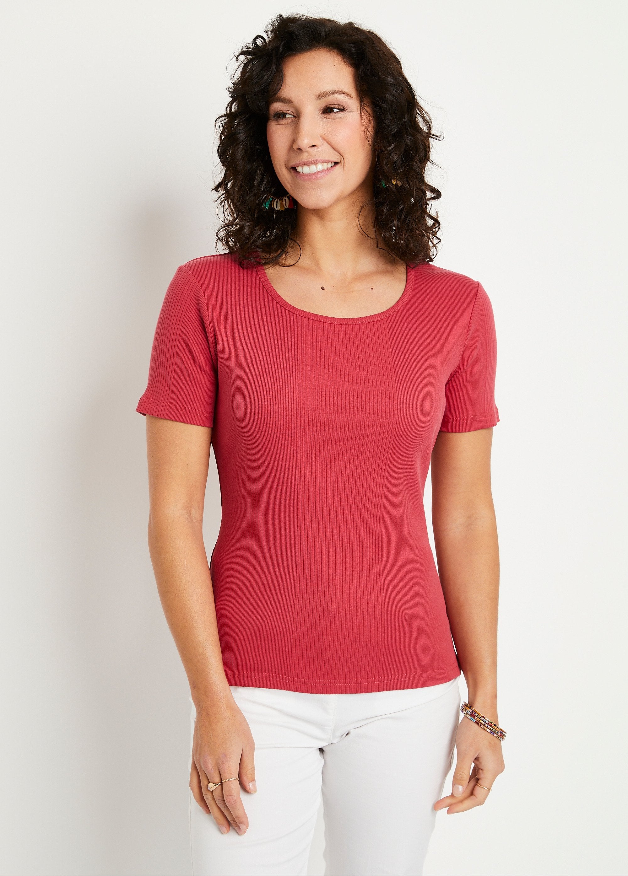 Short_ribbed_knit_round_neck_t-shirt_Morello_cherry_FA1_slim