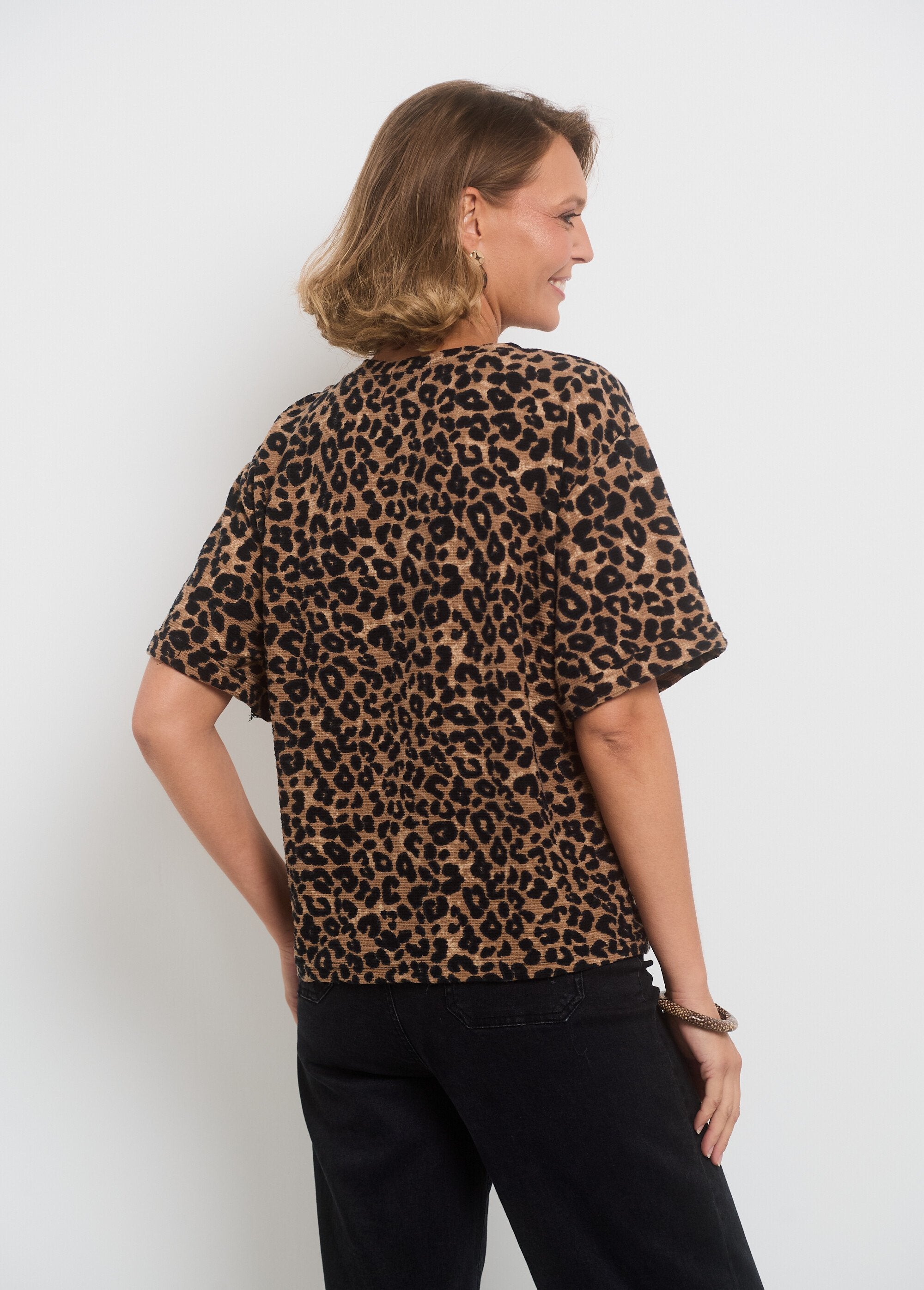 Leopard_textured_knit_crew_neck_t-shirt_Leopard_DO1_slim