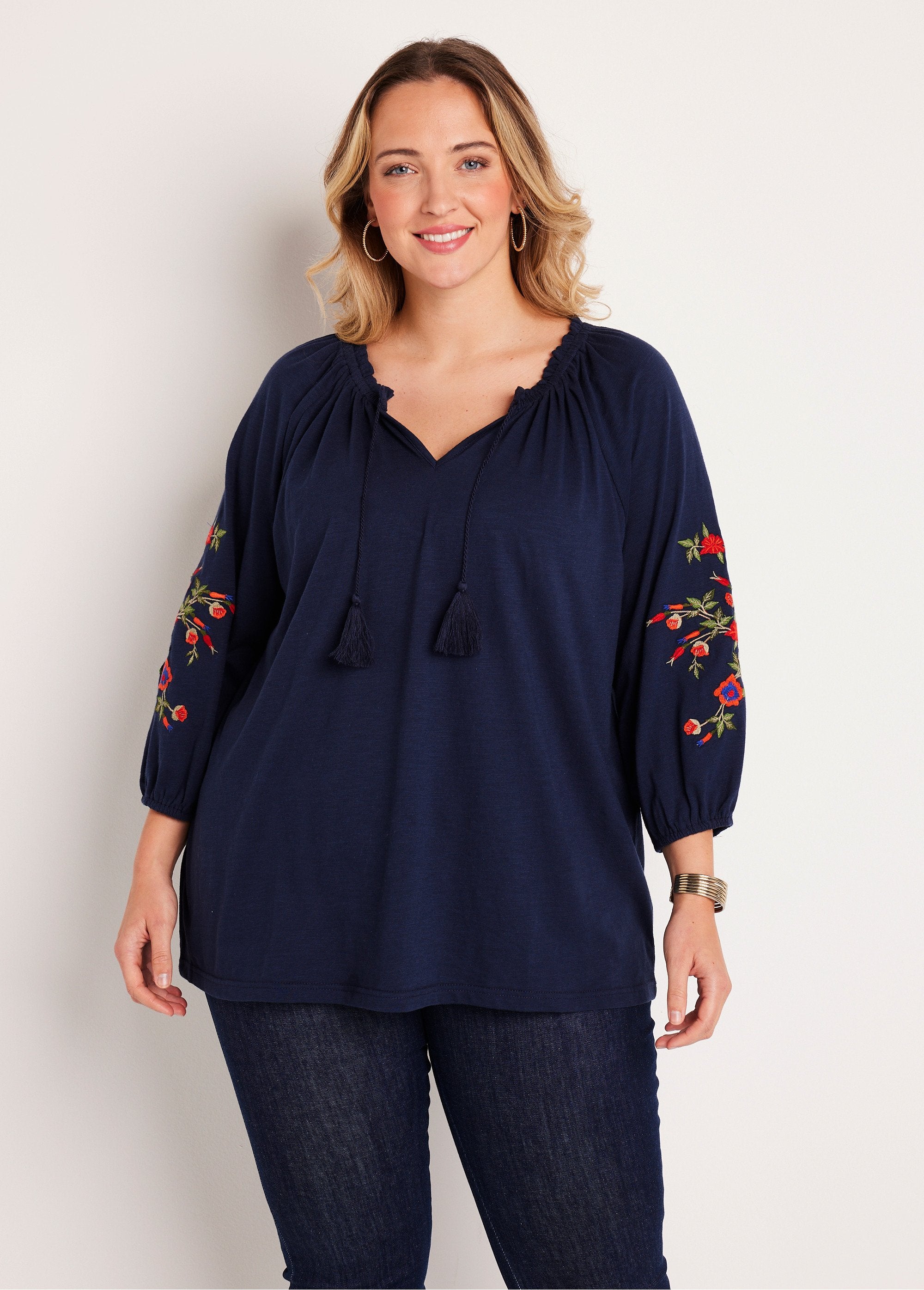 Long_embroidered_t-shirt_with_3/4_sleeves_Marine_FA1_curvy