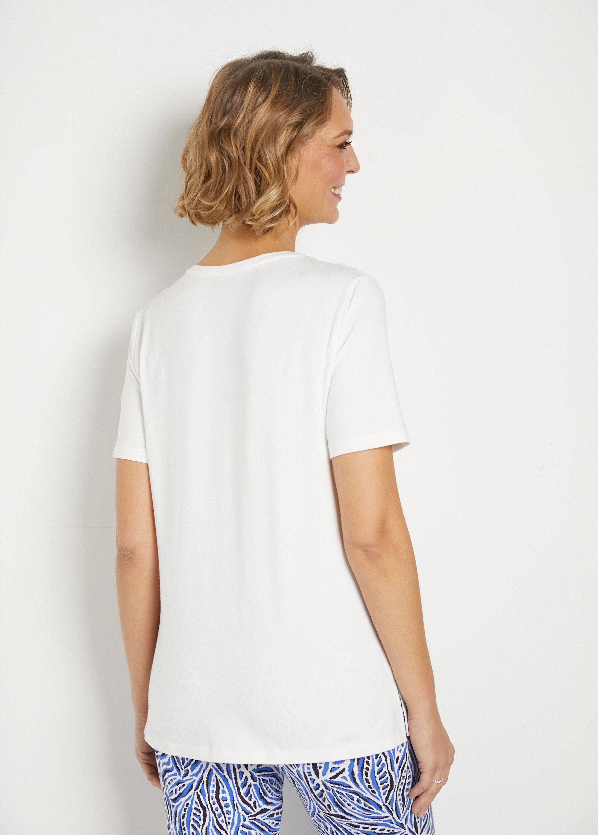 Long_short-sleeved_round_neck_T-shirt_Plain_white_DO1_slim